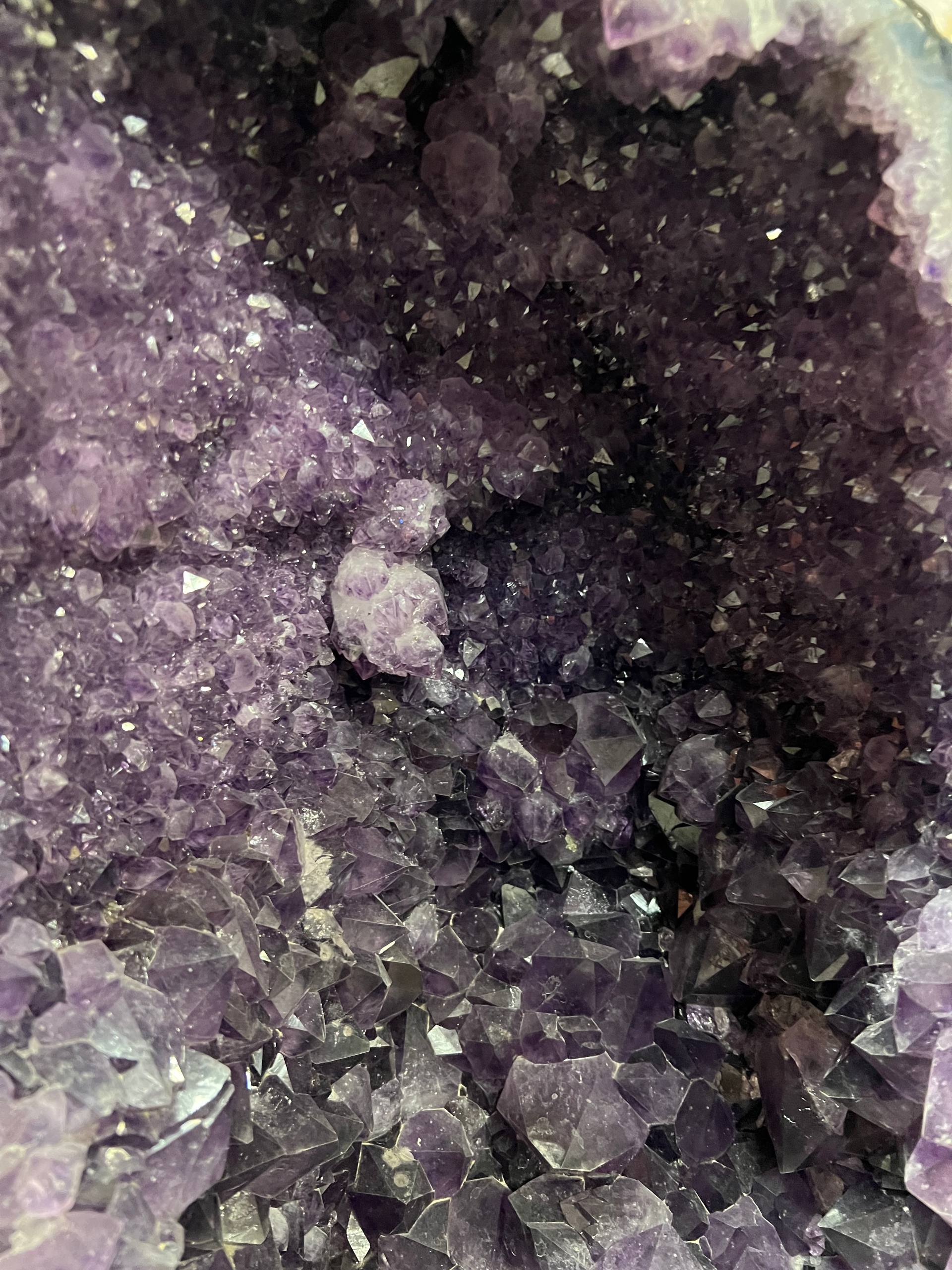 Amethyst geode – view 5
