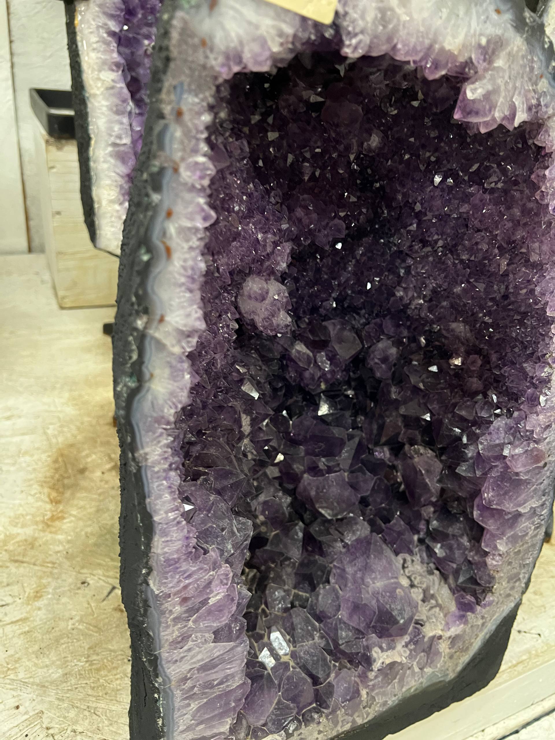 Amethyst geode – view 9