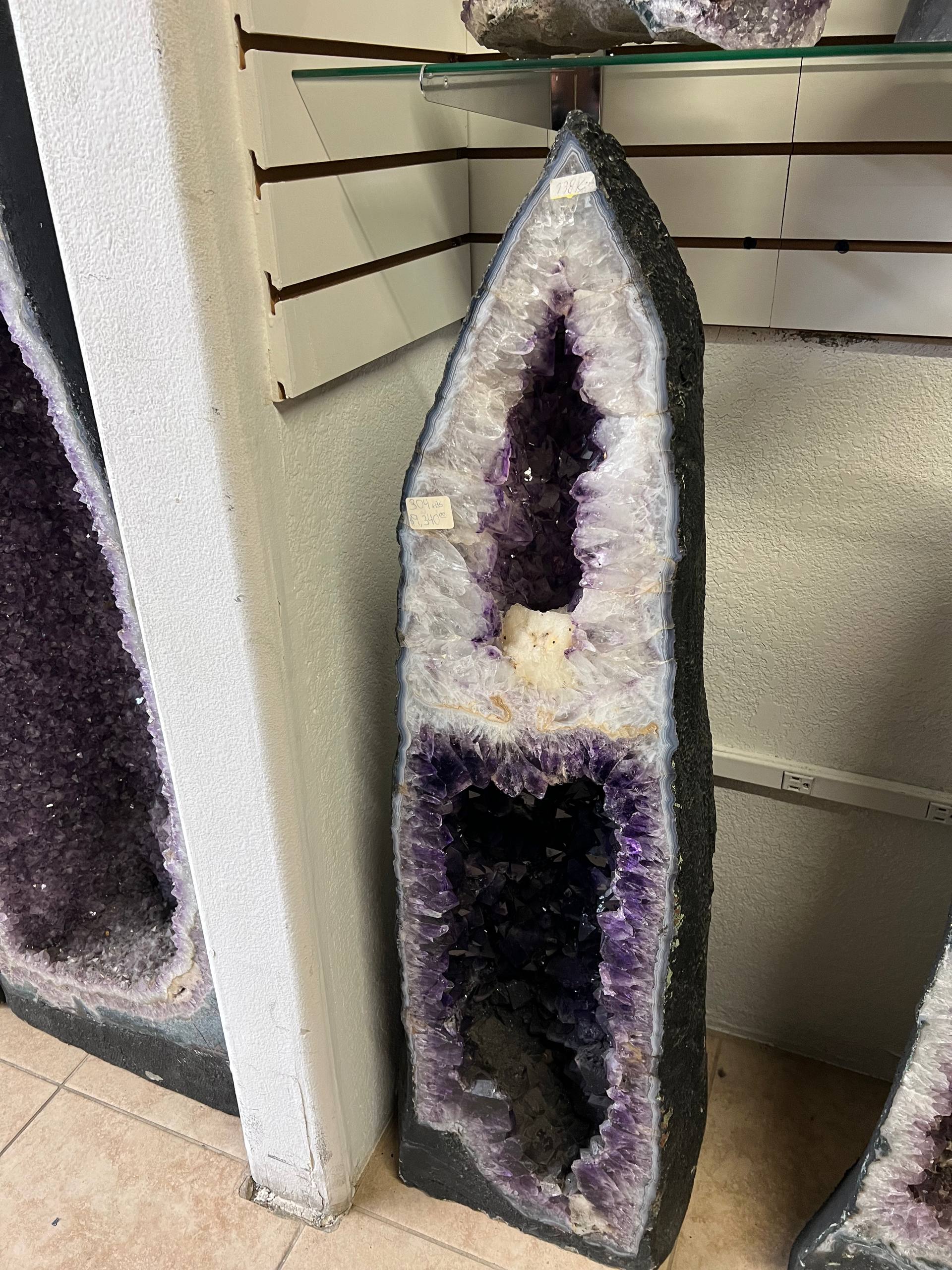 Amethyst tower Geode dark amethyst – view 12