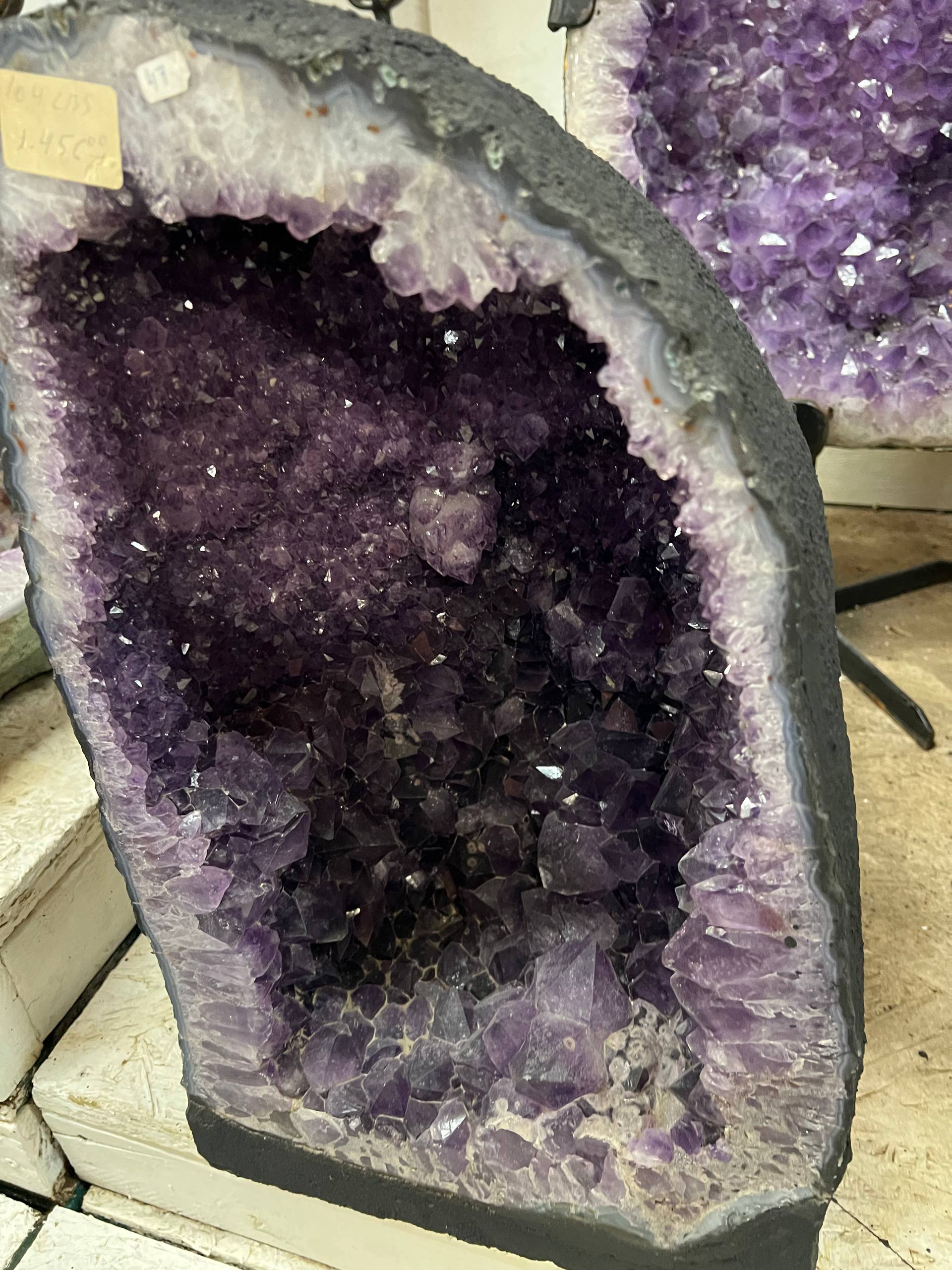 Amethyst geode – view 8