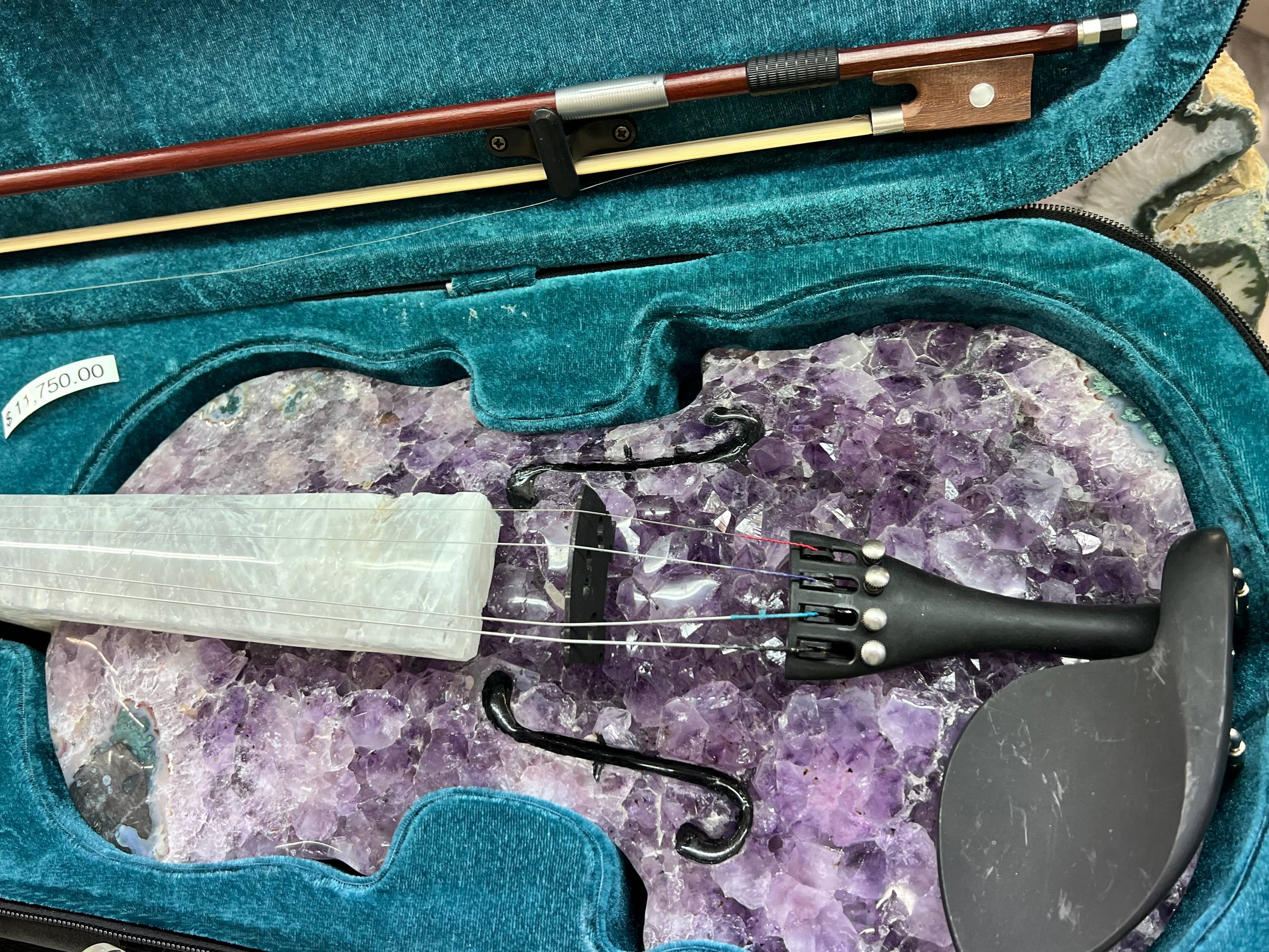 Amethyst guitar 🎸 – view 5