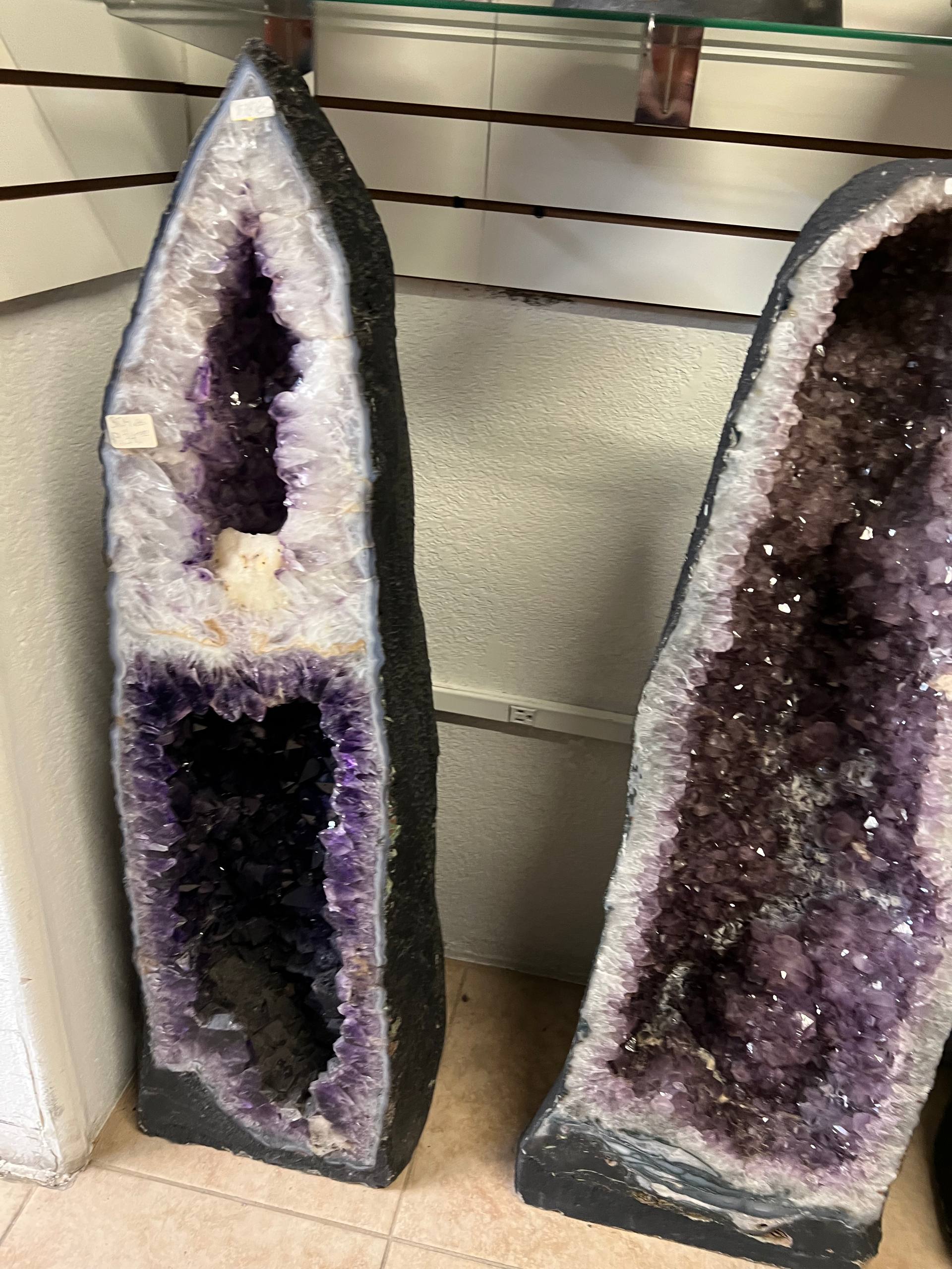 Amethyst tower Geode dark amethyst – view 6