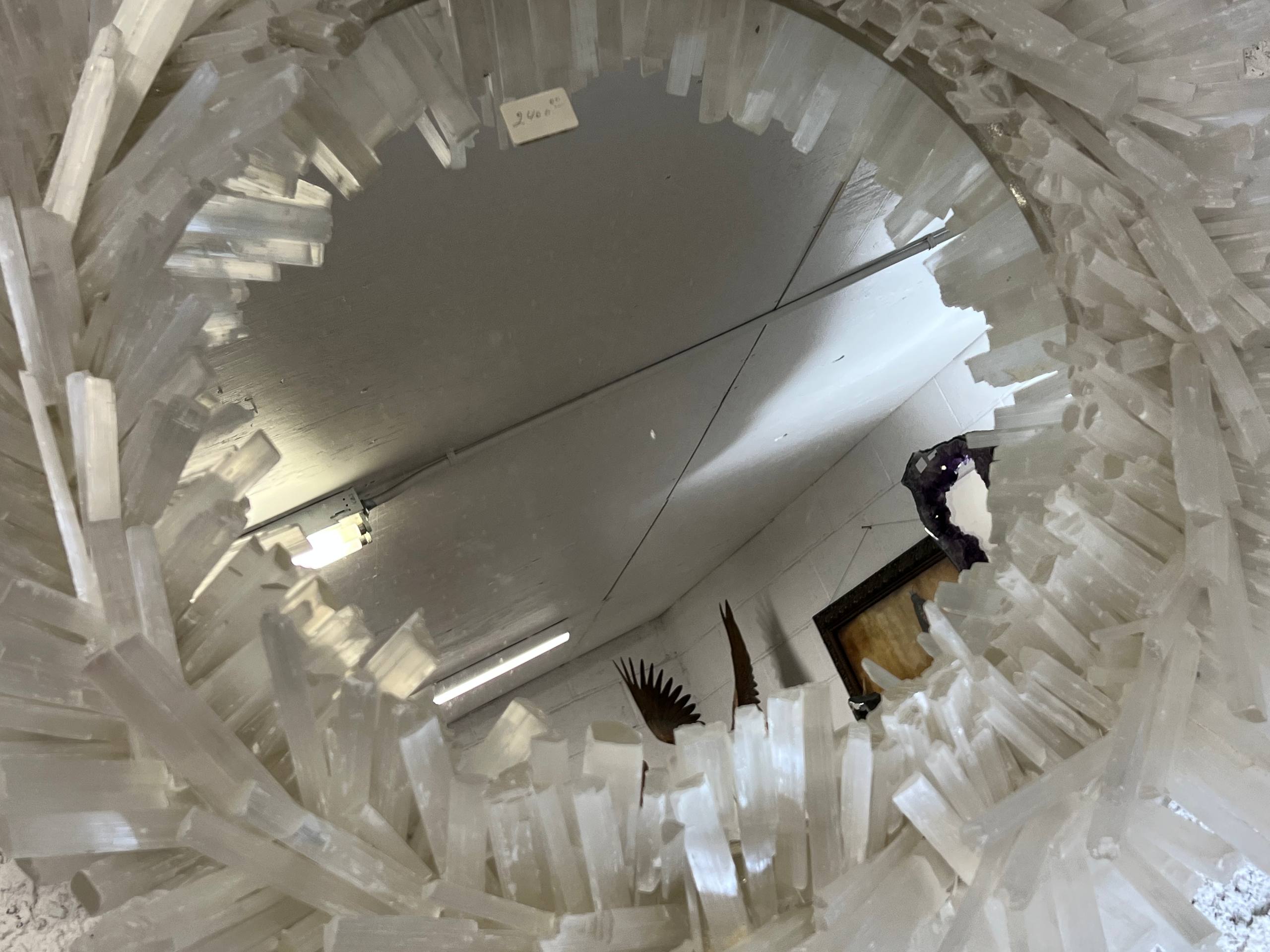 Selenite wall mirror beautiful round shaped – view 14