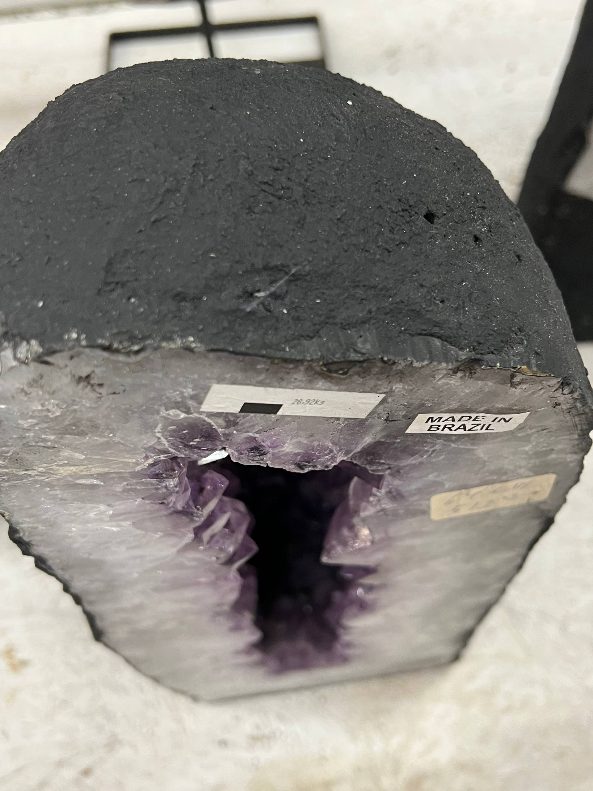 Amethyst geode – view 3