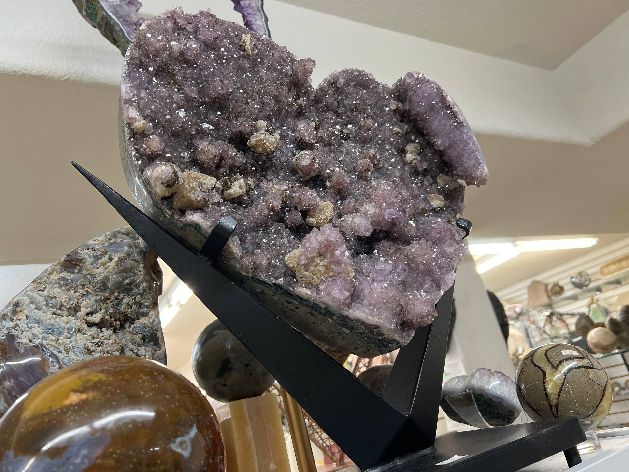 Amethyst hearts on stands – view 5