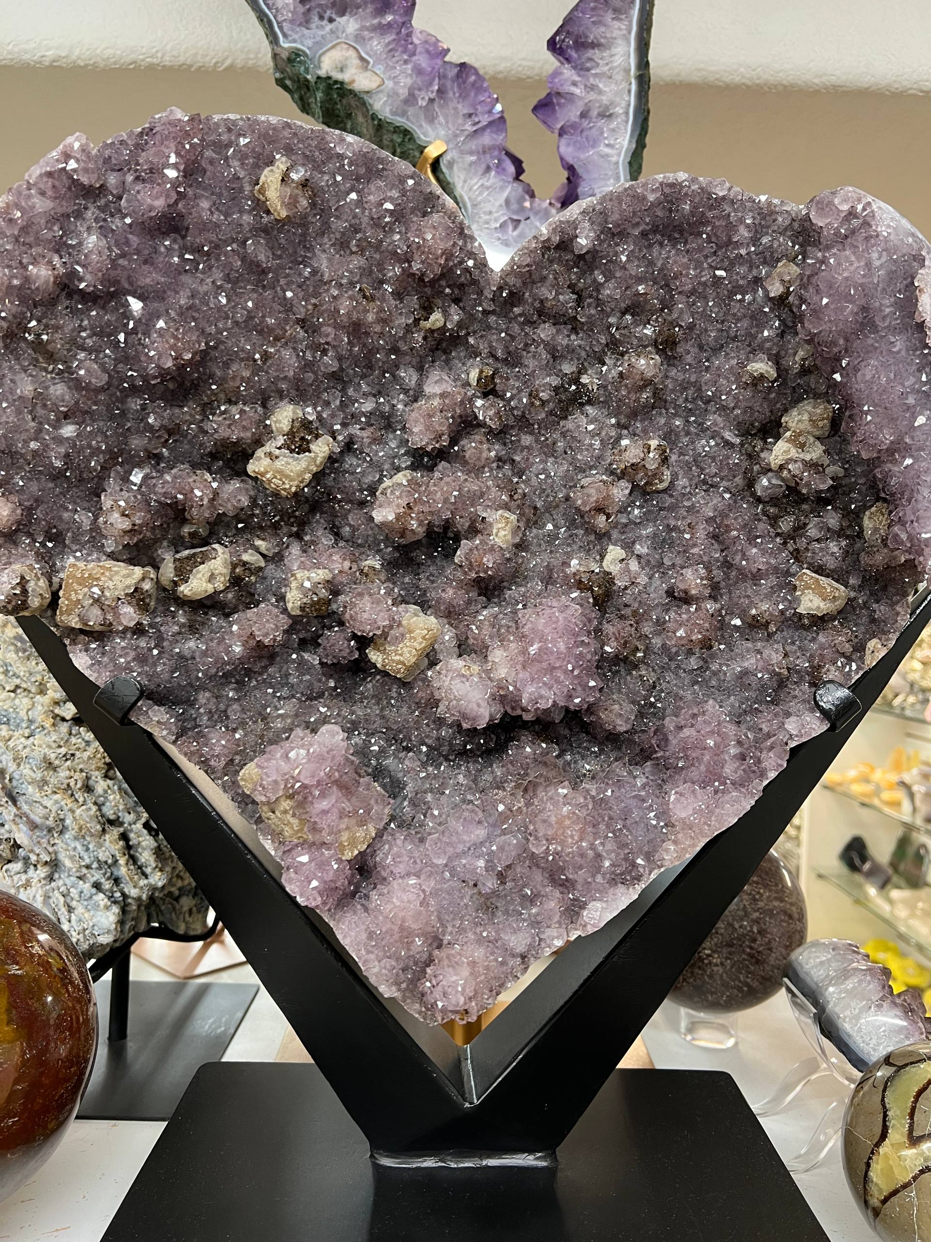 Amethyst hearts on stands – view 8