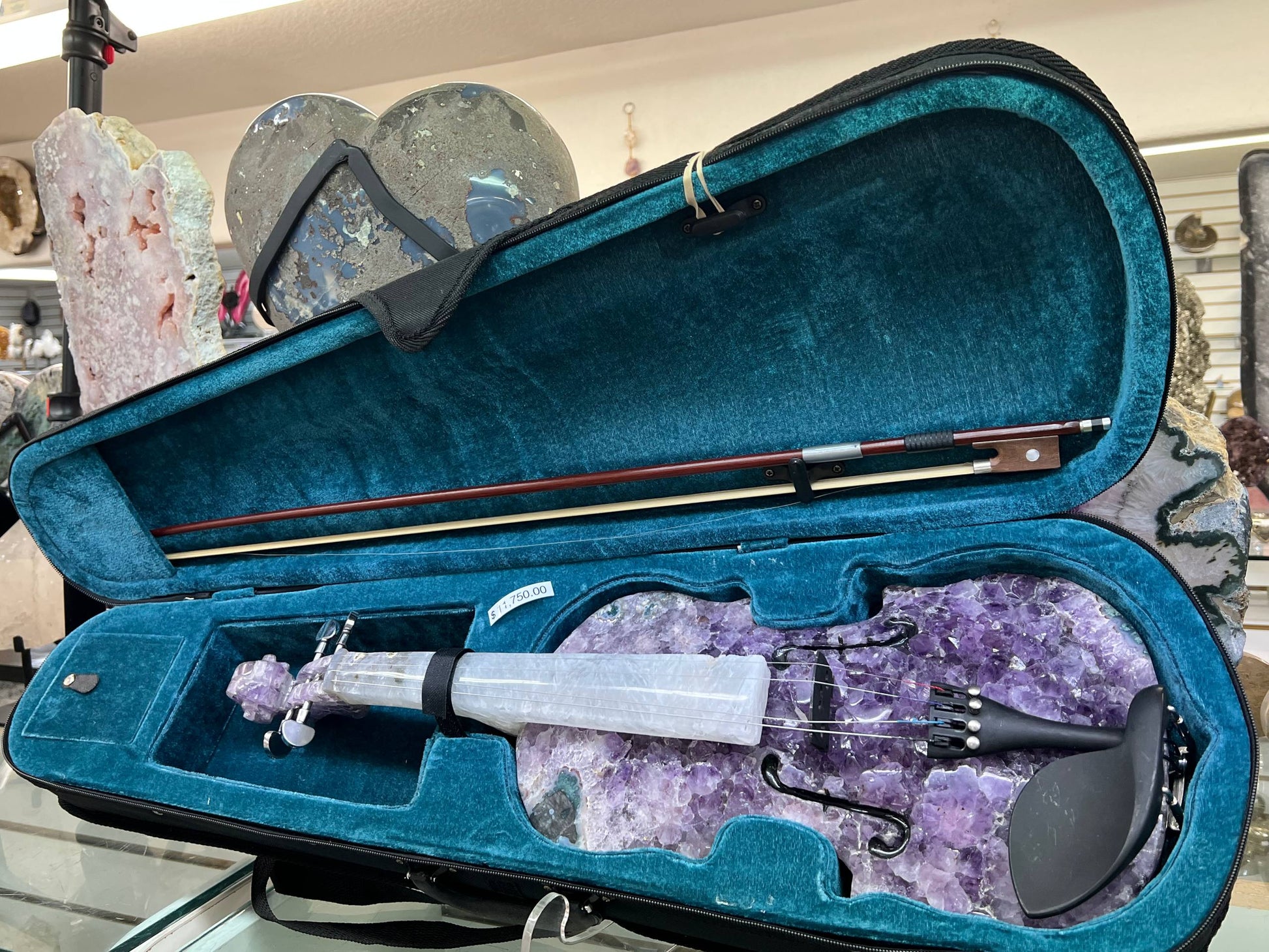 Amethyst guitar 🎸 – view 3
