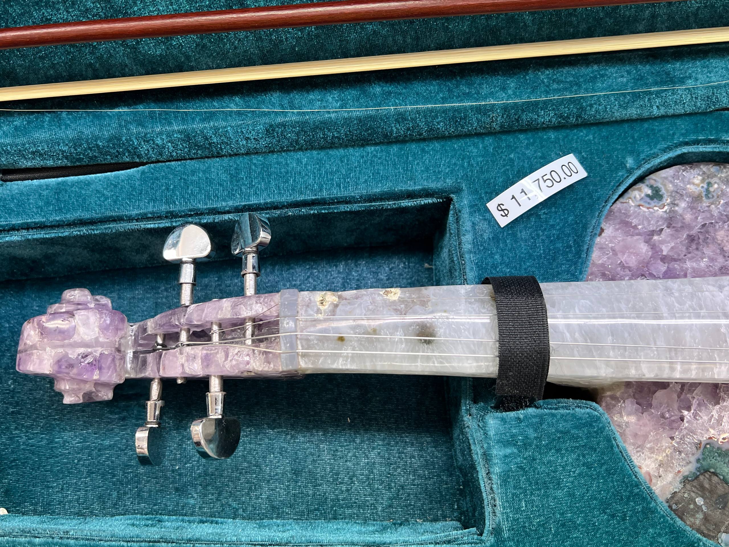 Amethyst guitar 🎸 – view 12