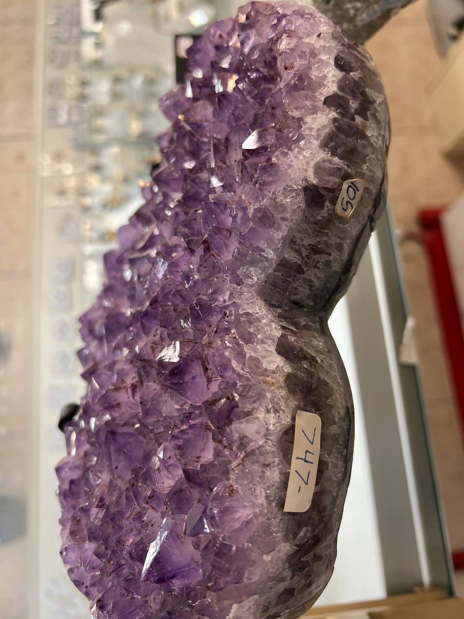 Amethyst hearts on stand – view 9