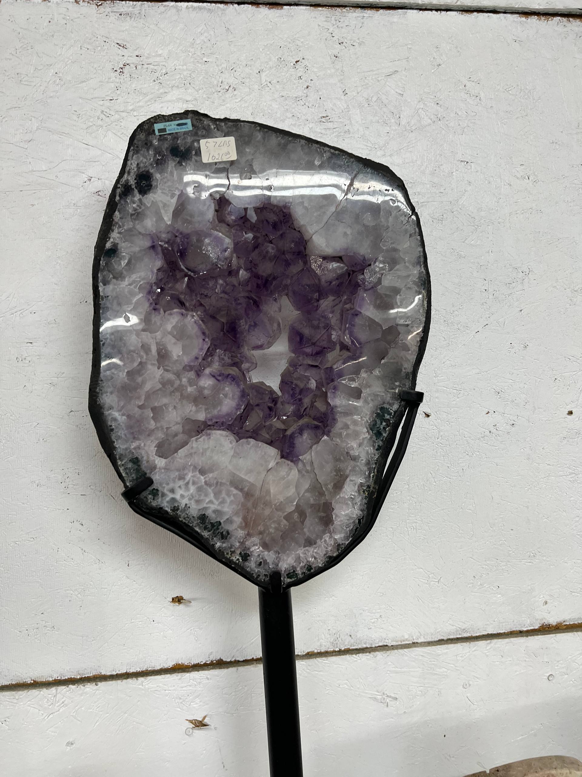 Amethyst geode slabs on stand – view 15