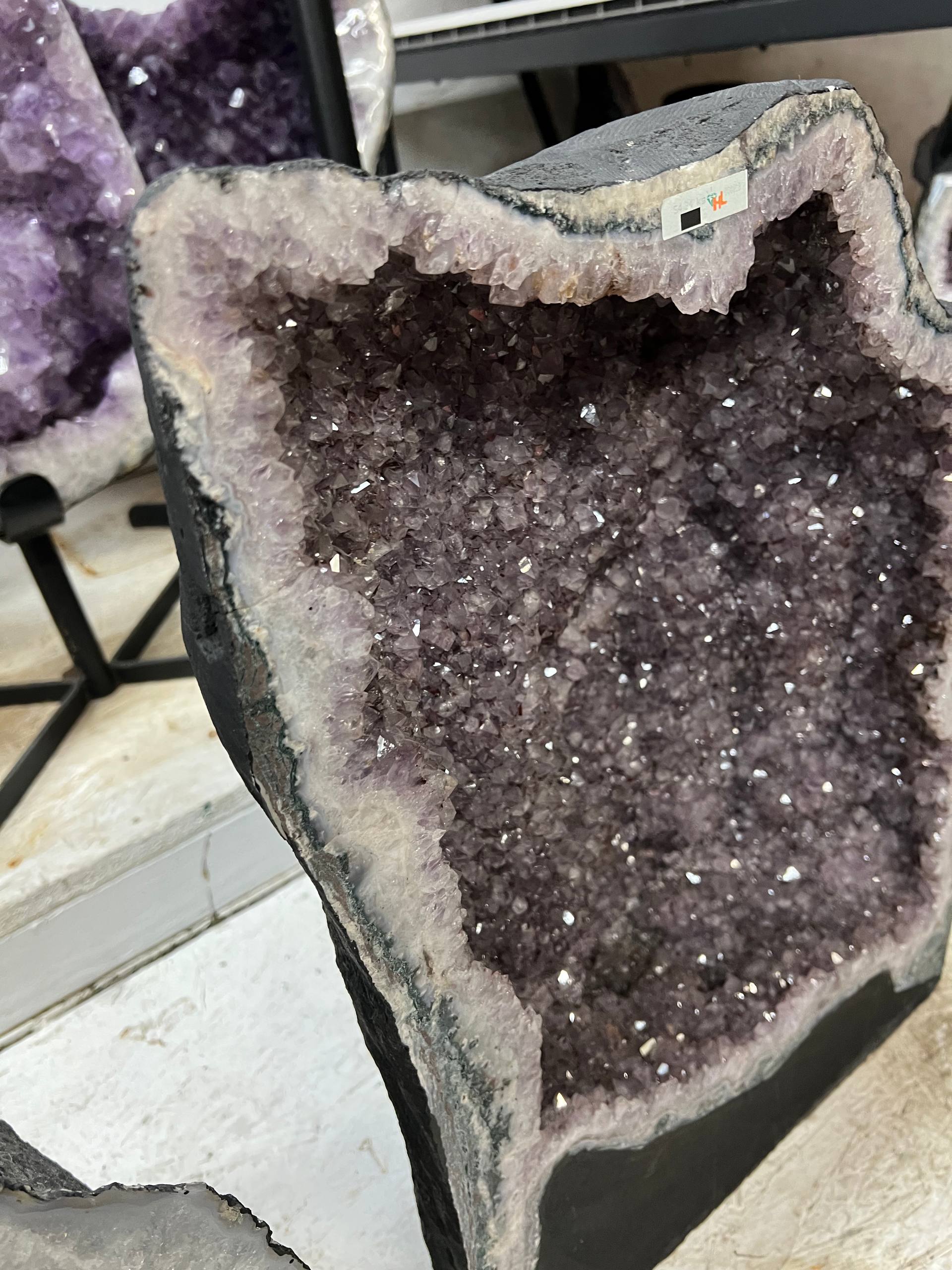 Amethyst geode – view 2