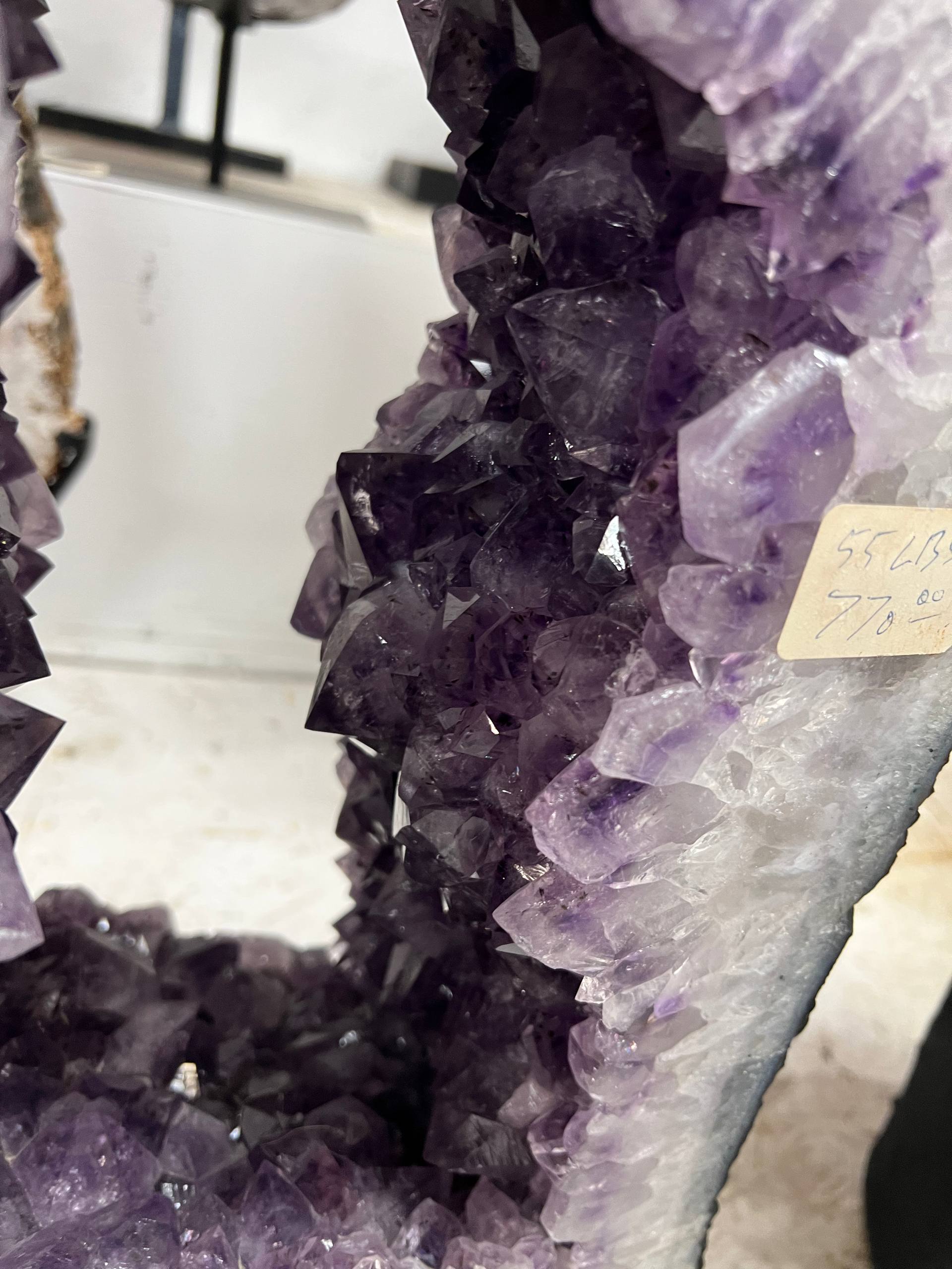 Amethyst geode beautiful color – view 3