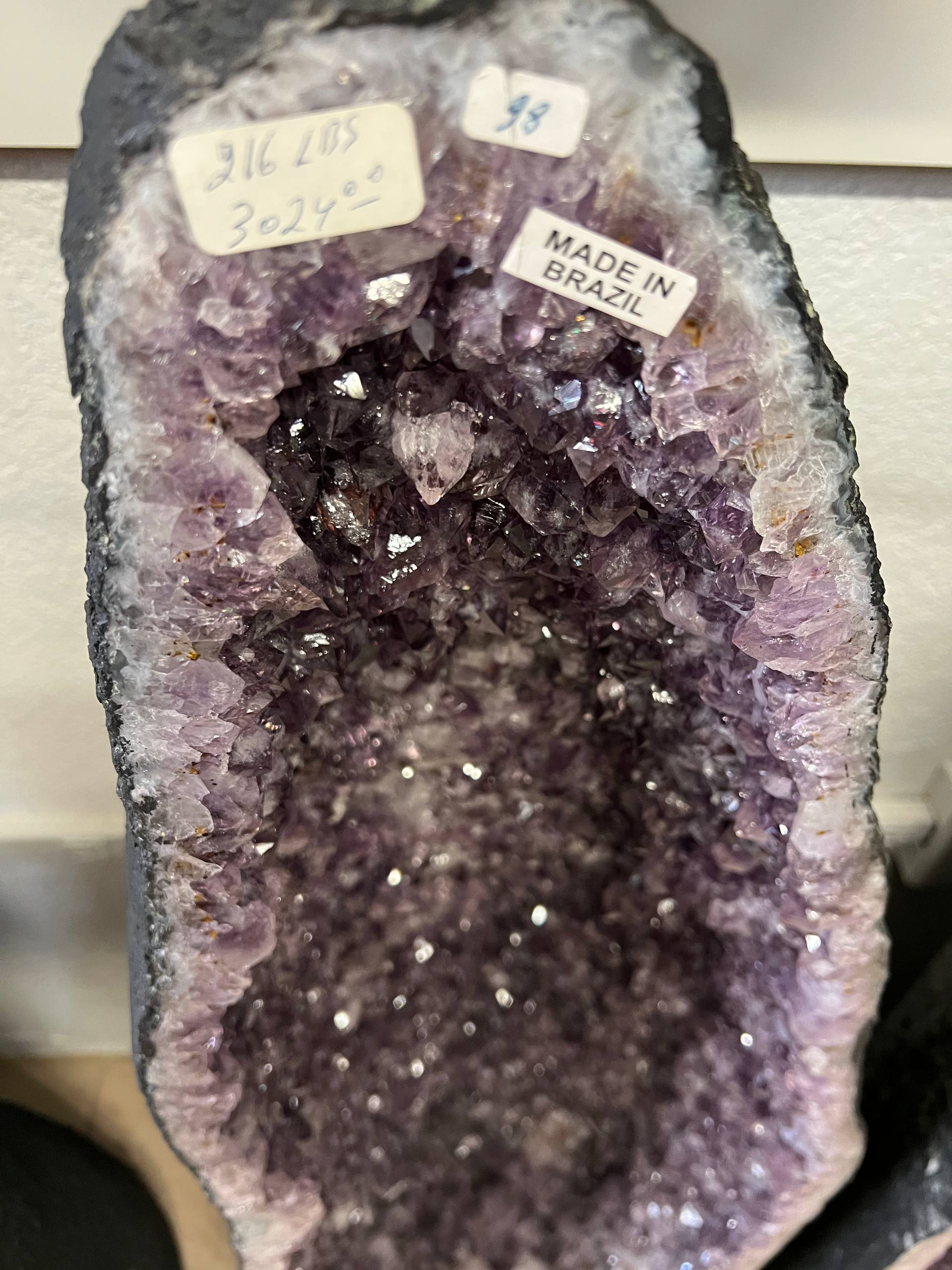 Large amethyst geode – view 4