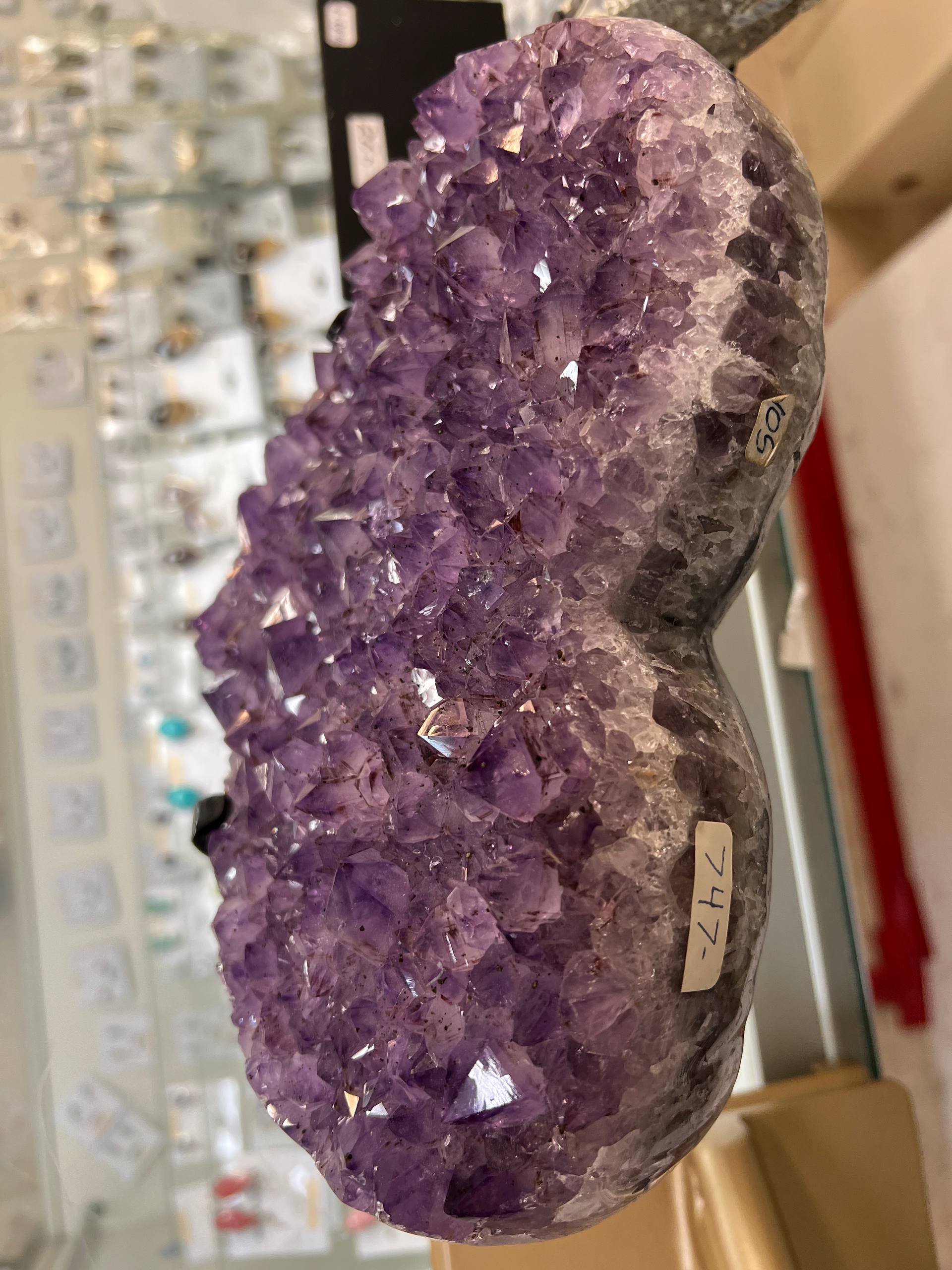 Amethyst hearts on stand – view 4