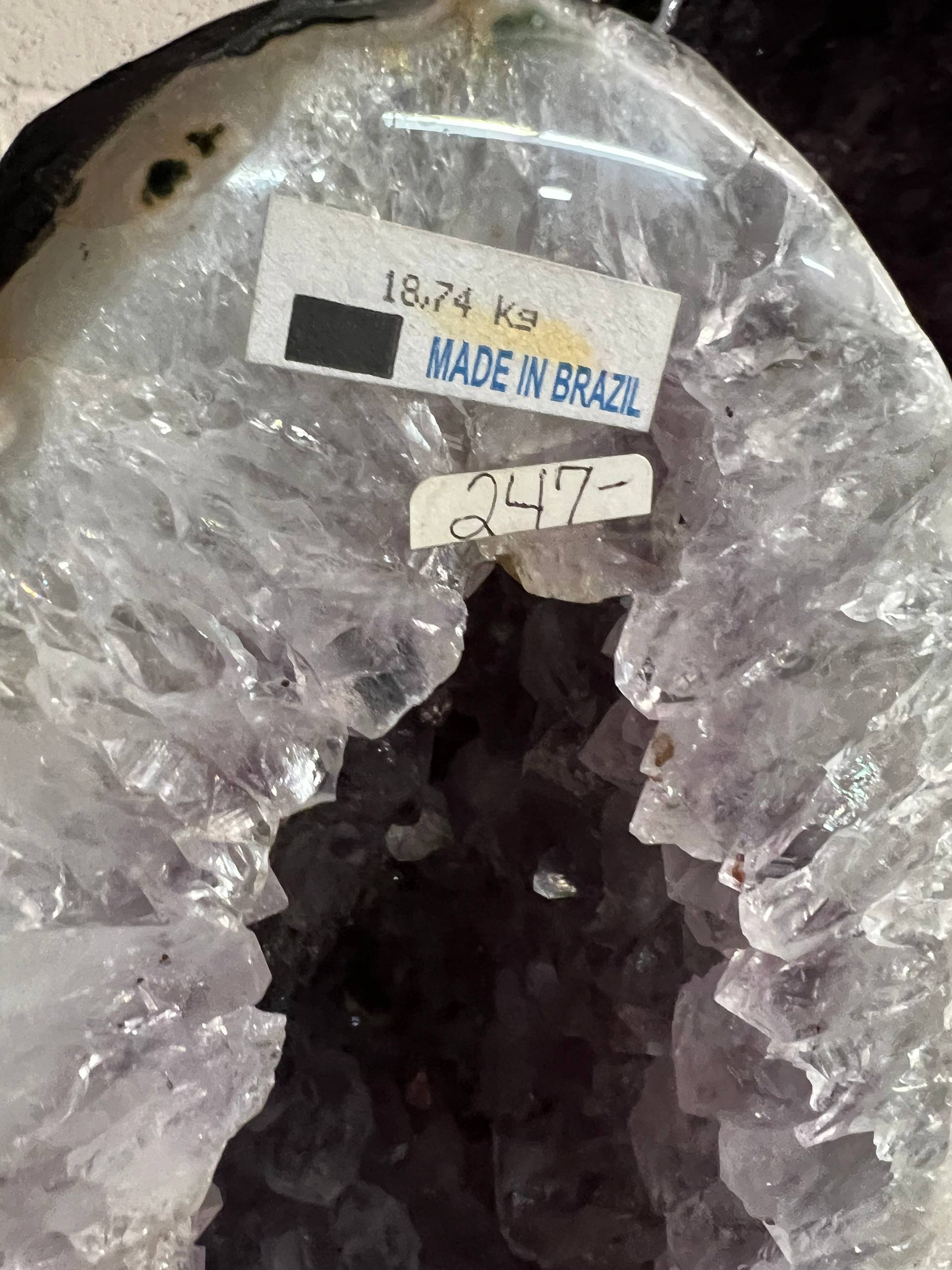 Amethyst geode – view 8