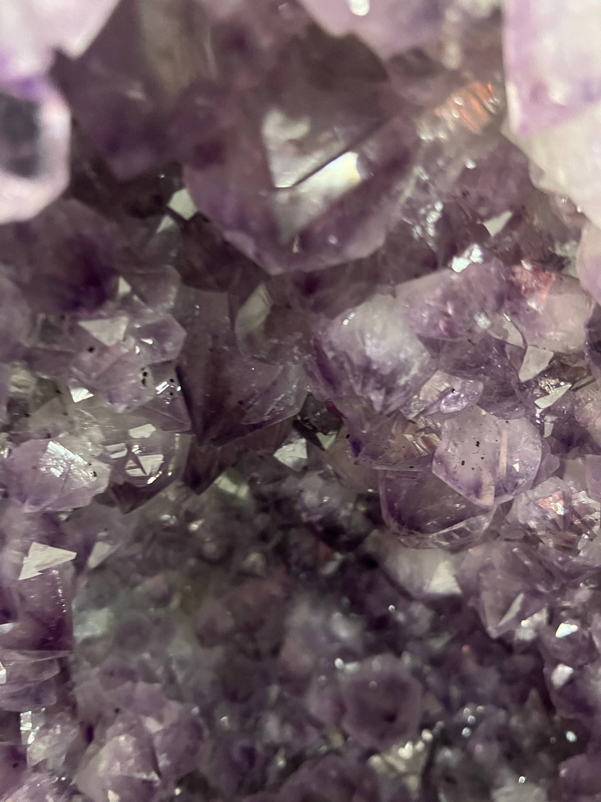 Amethyst geode – view 3