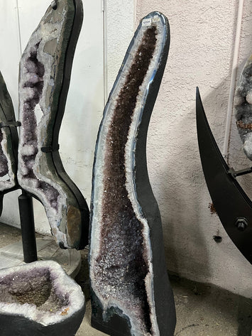 Amethyst cathedral geode – view 1