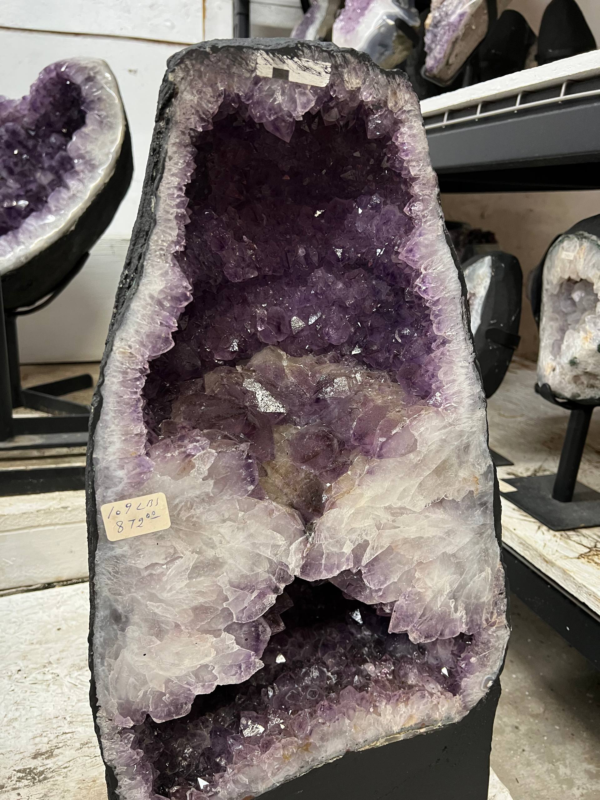 Amethyst geode – view 8