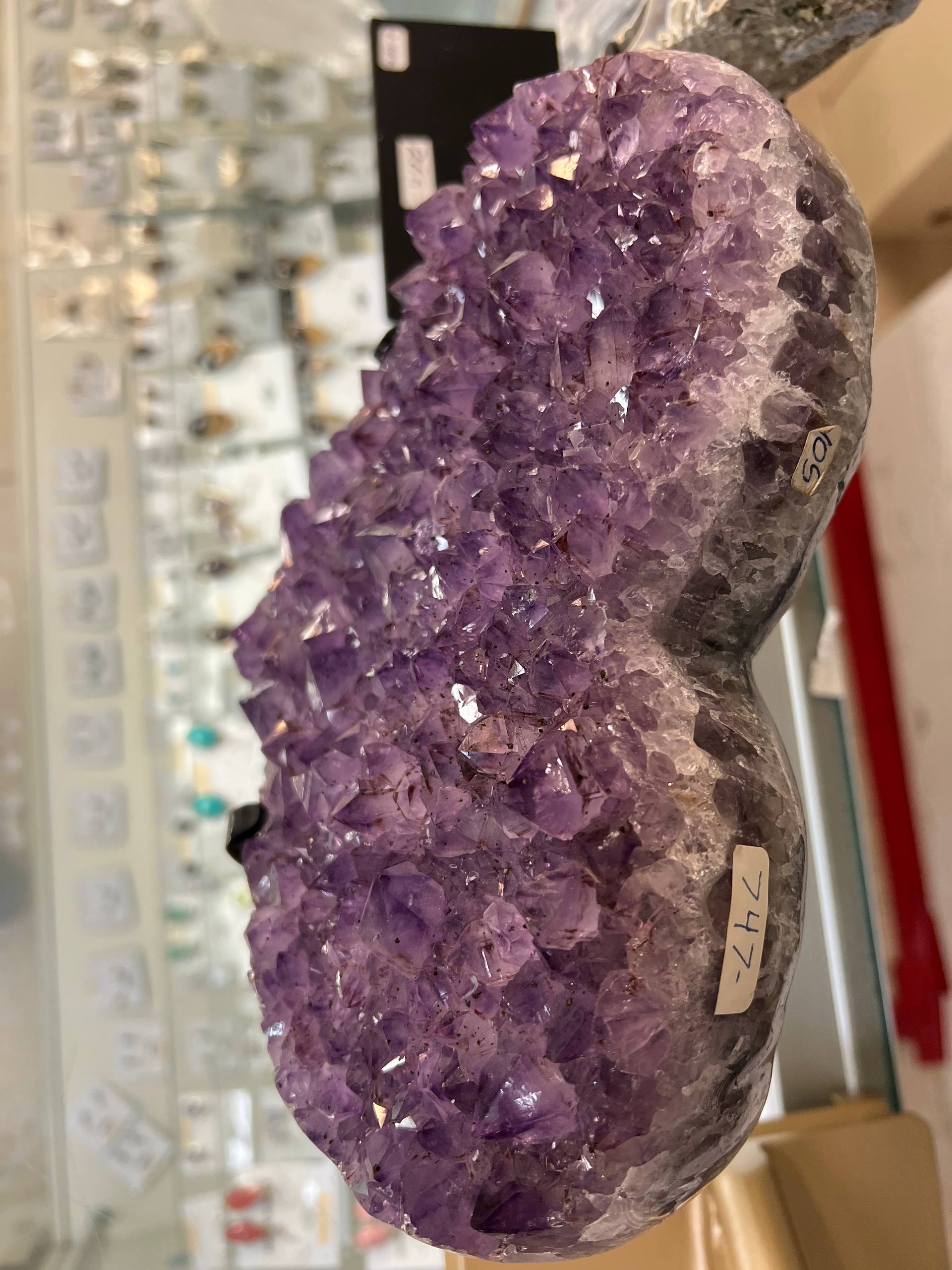 Amethyst hearts on stand – view 1
