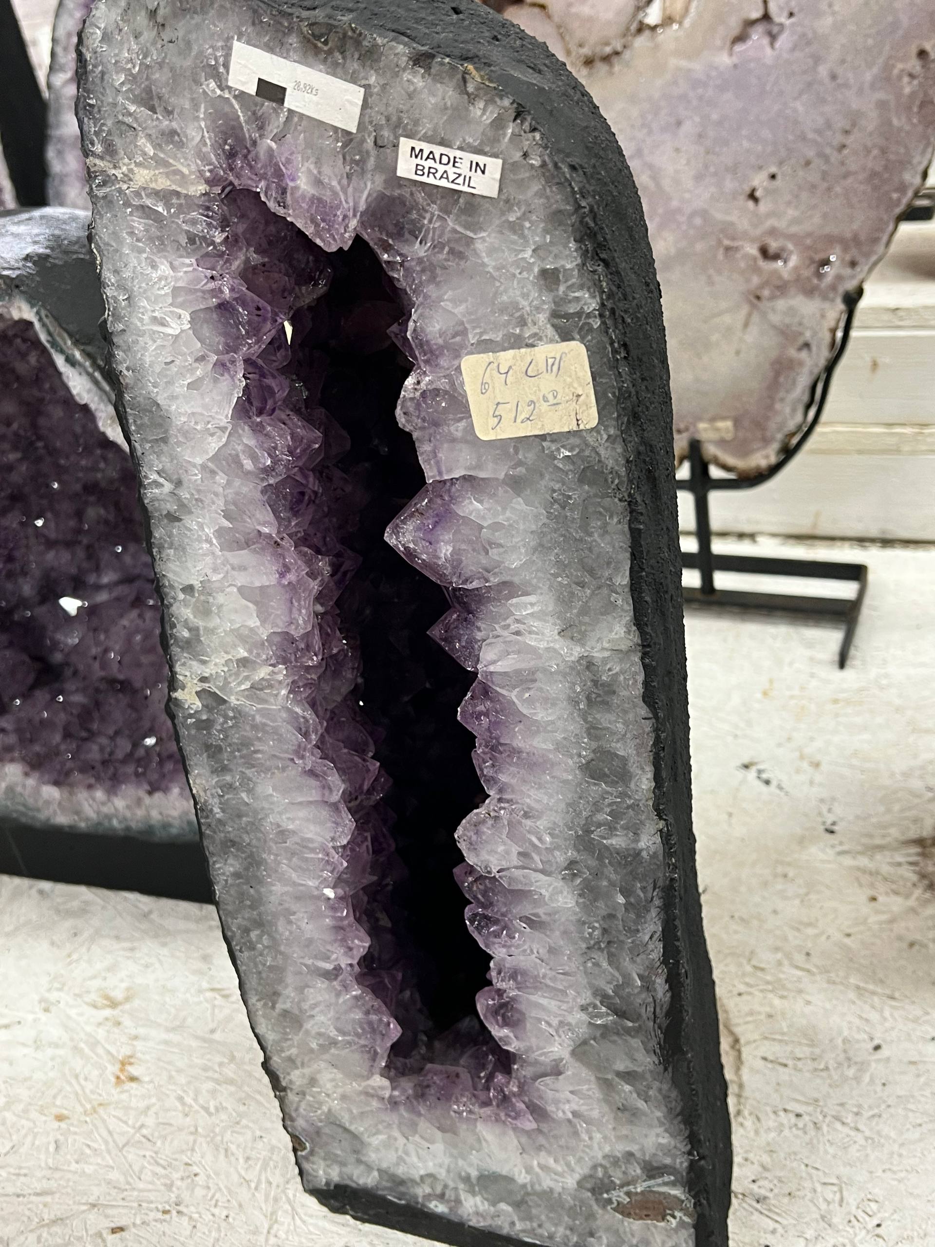 Amethyst geode – view 4