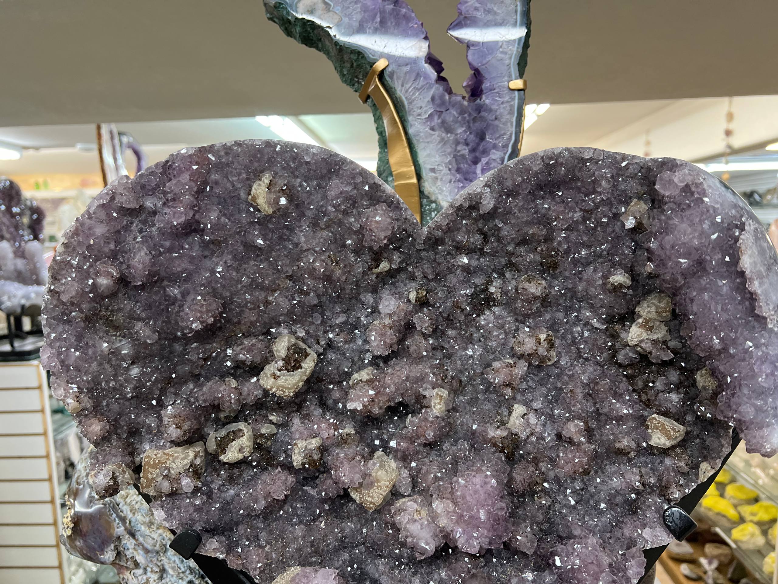 Amethyst hearts on stands – view 2