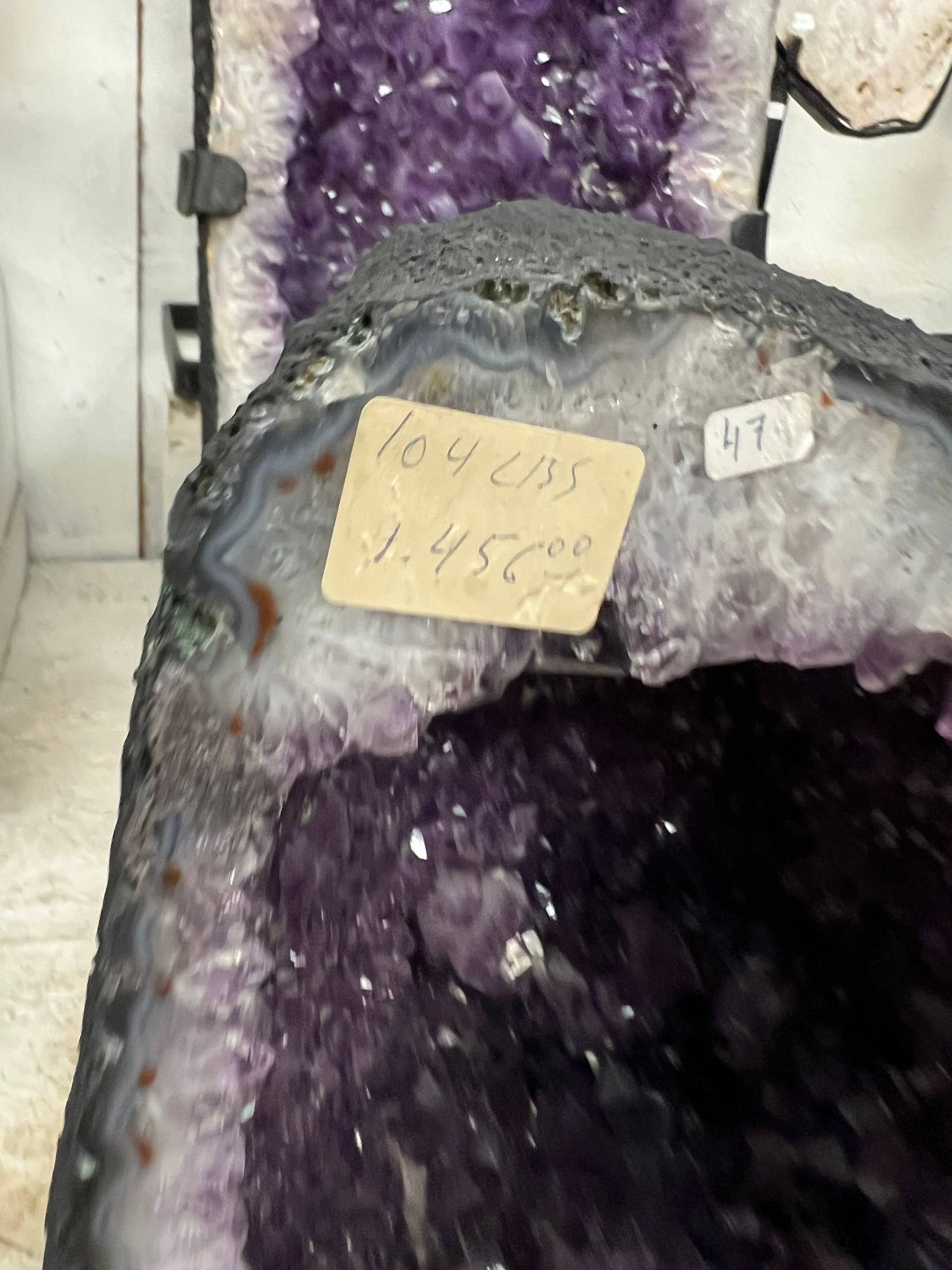 Amethyst geode – view 2
