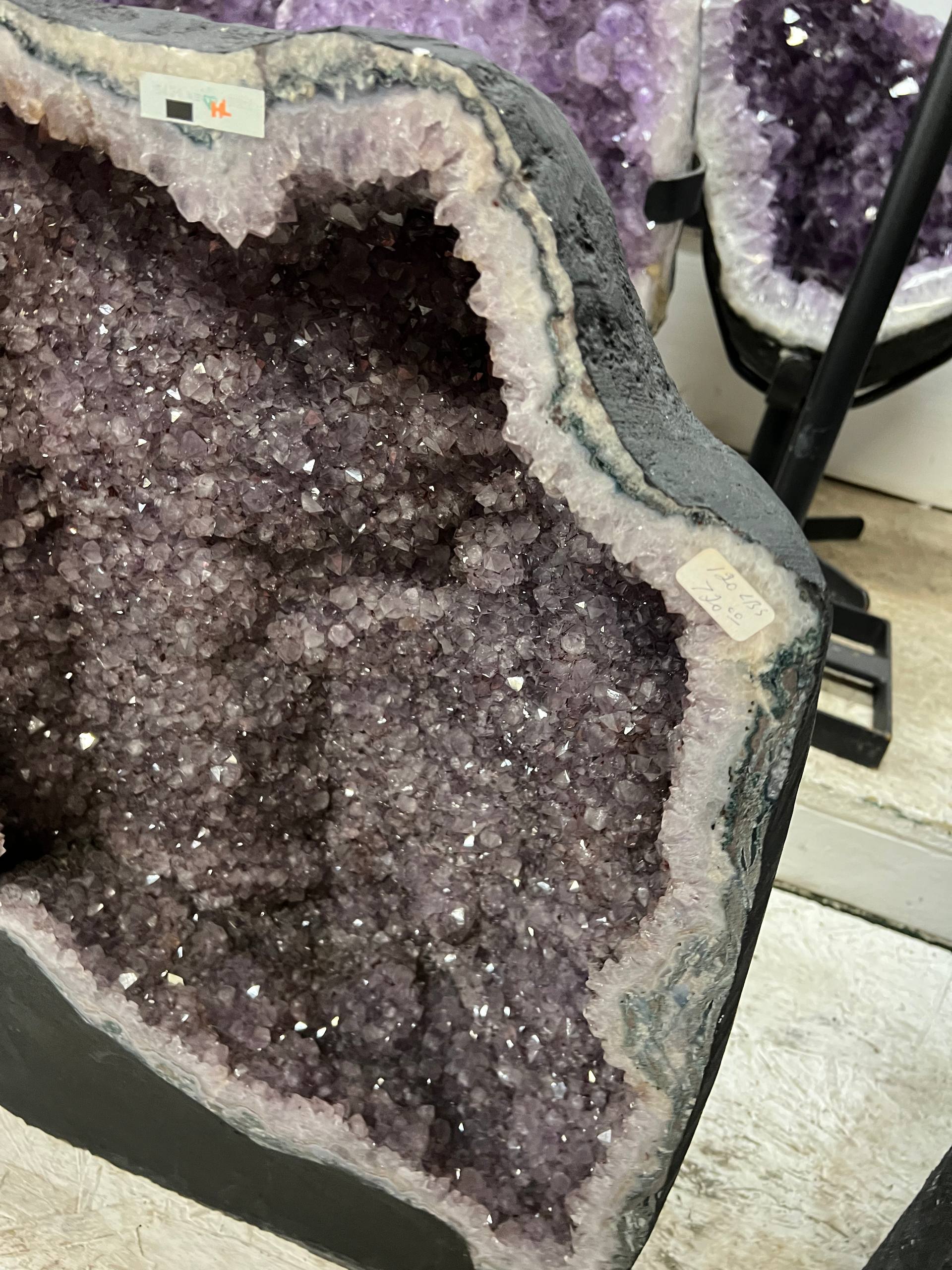Amethyst geode – view 1