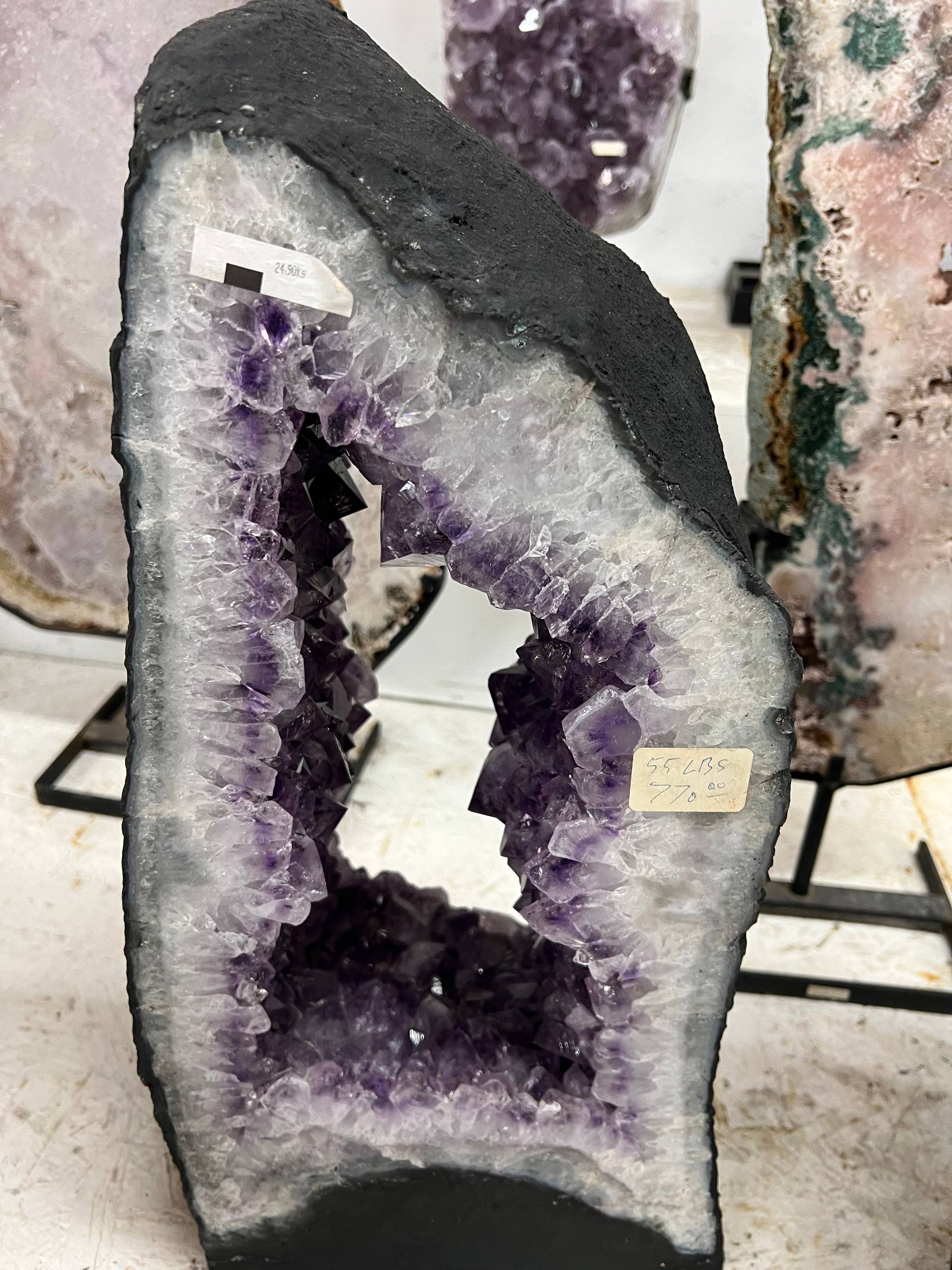 Amethyst geode beautiful color – view 7
