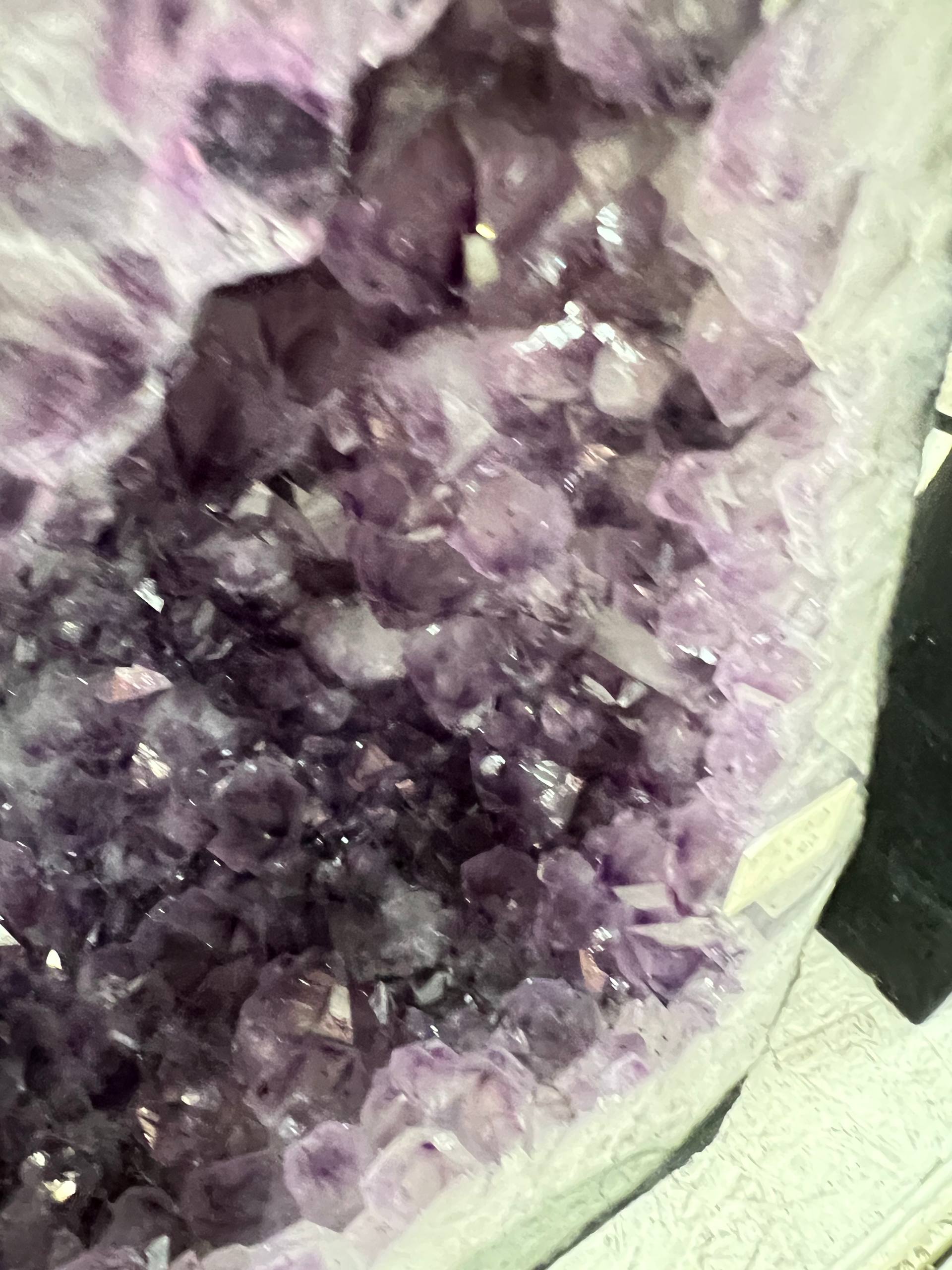 Amethyst geode – view 4