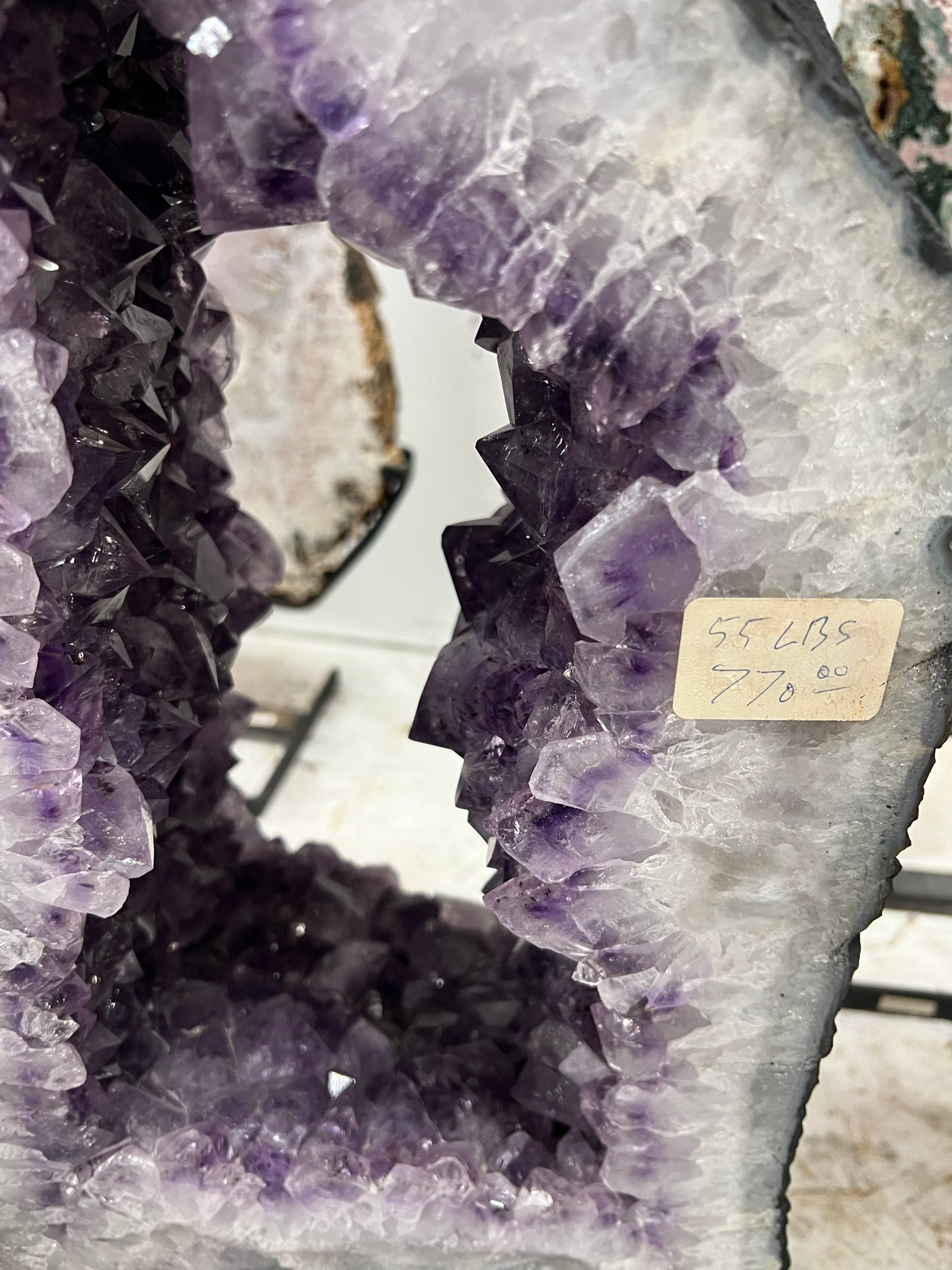 Amethyst geode beautiful color – view 5