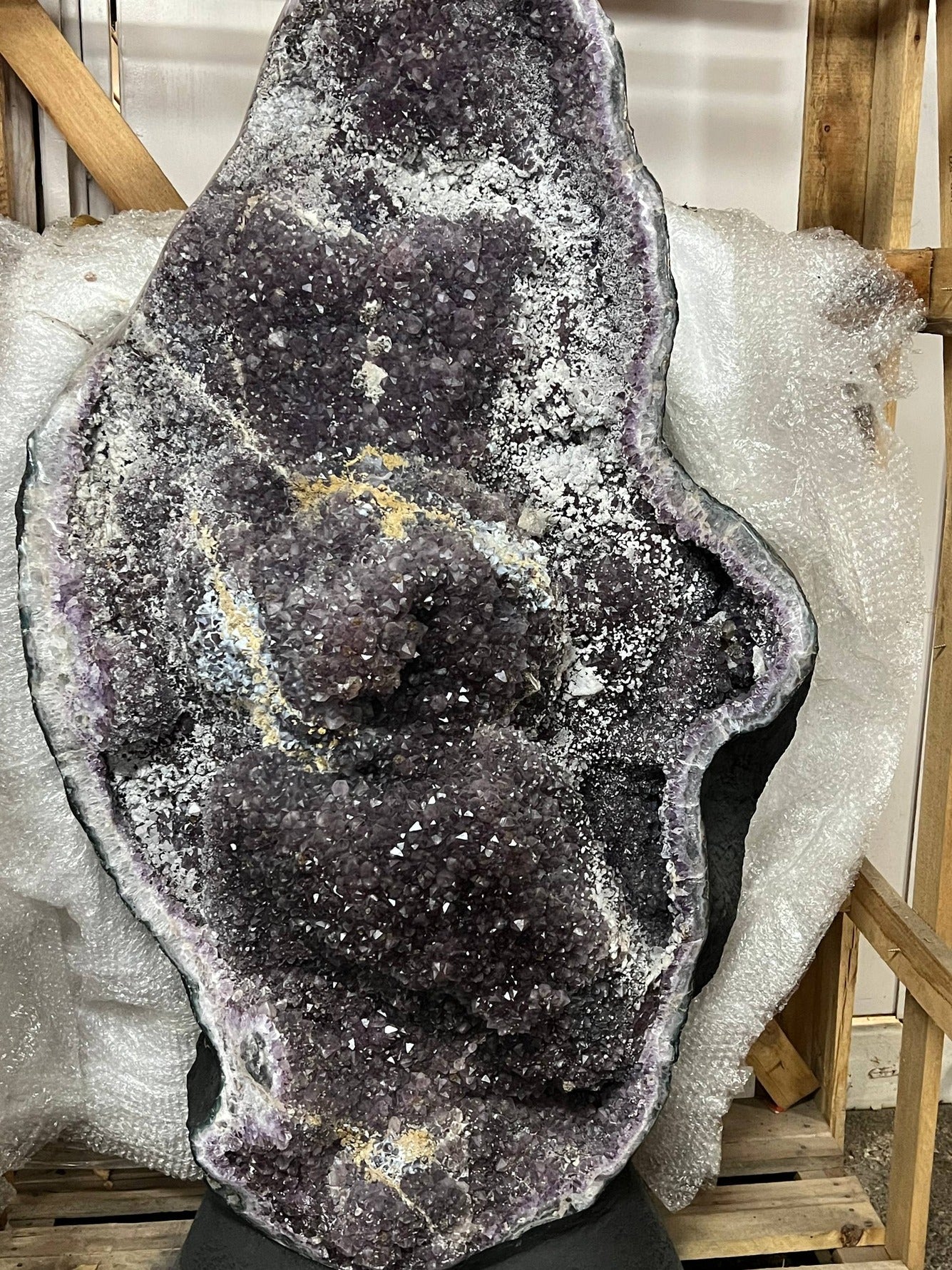 Large Amethyst cluster can stand by itself – view 5