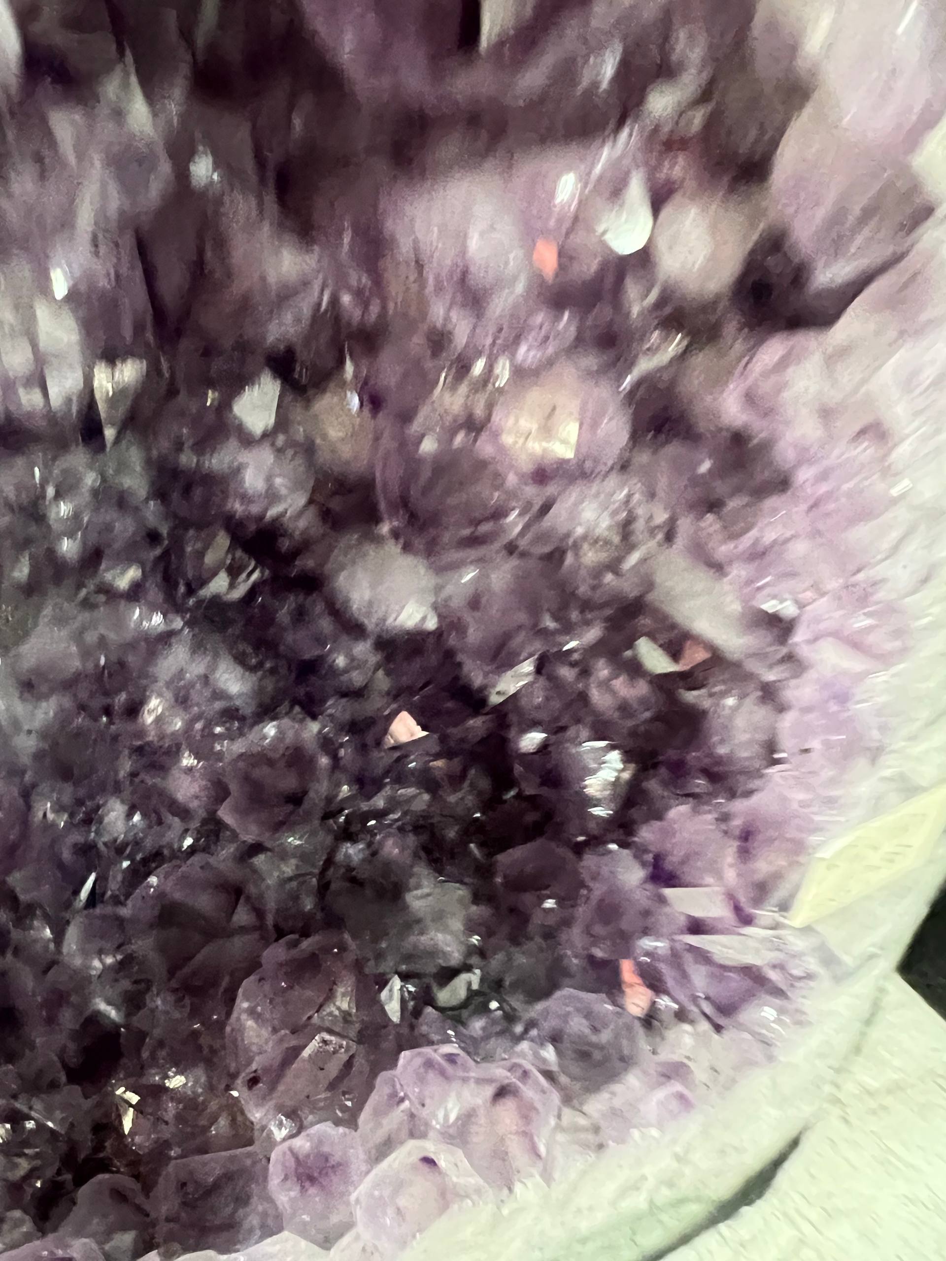 Amethyst geode – view 5