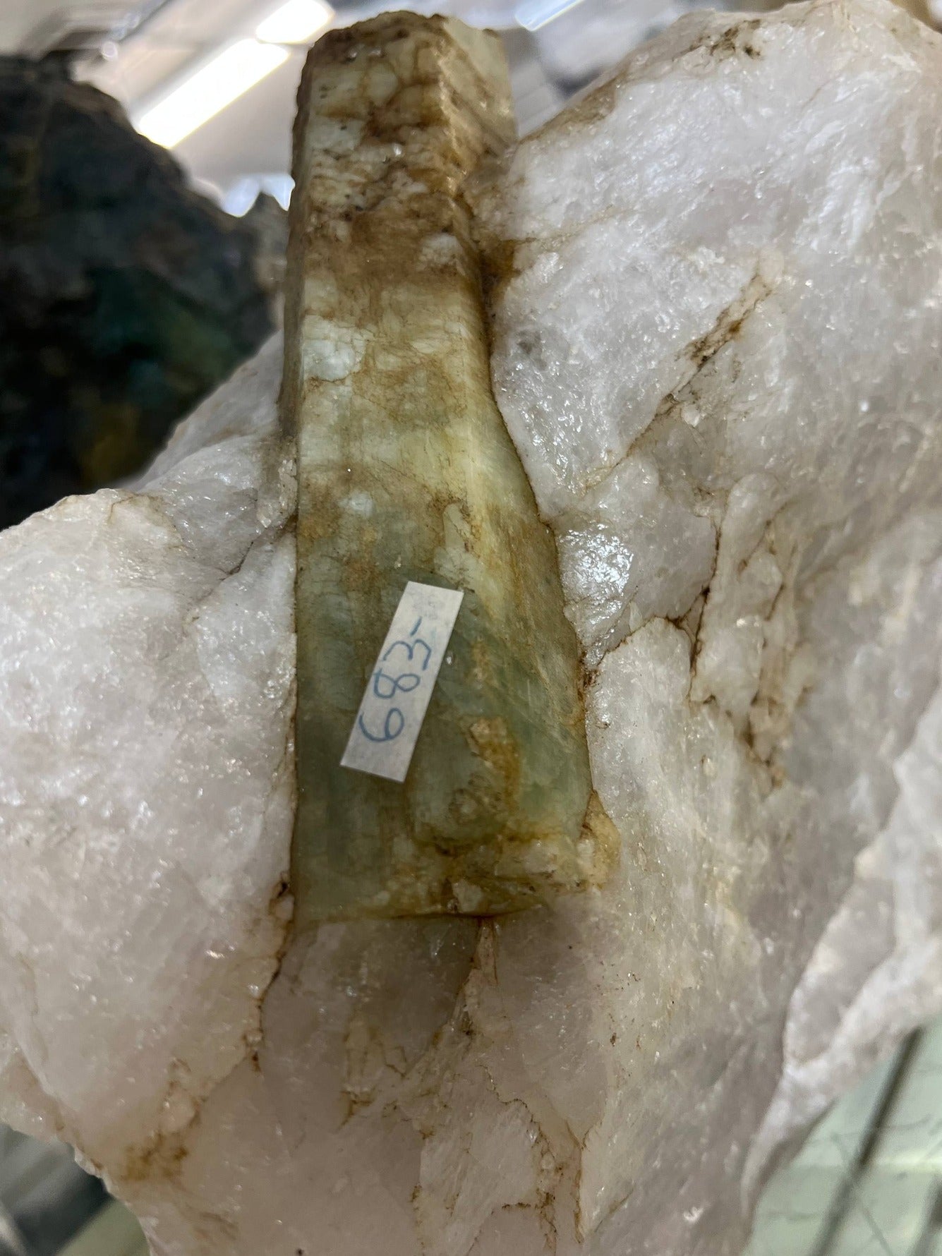 Aquamarine in quartz matrix – view 4