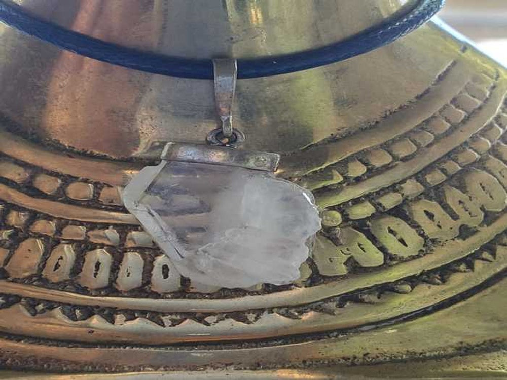 Faden Quartz Crystal Pendant