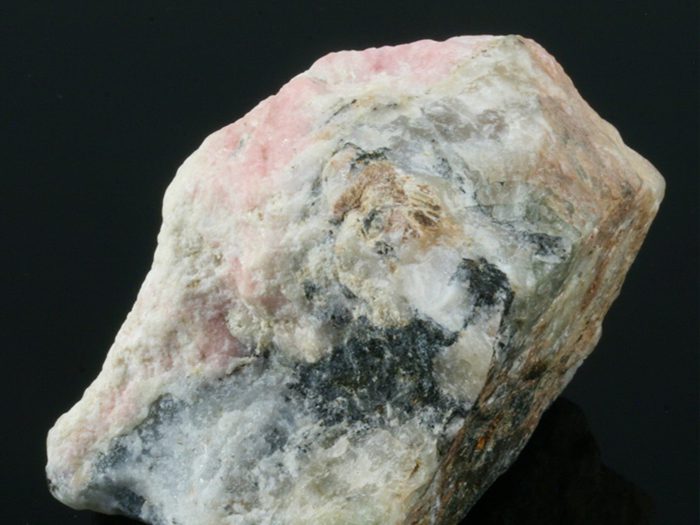 Tugtupite