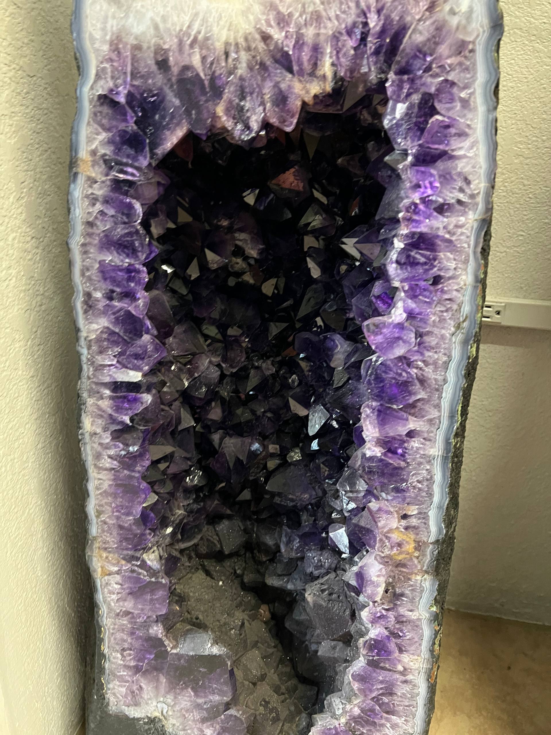 Amethyst tower Geode dark amethyst – view 8