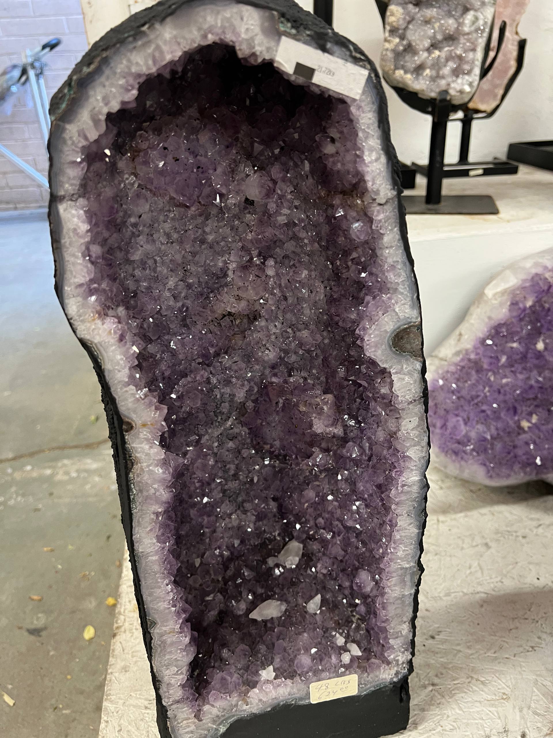 Amethyst geode tower – view 4