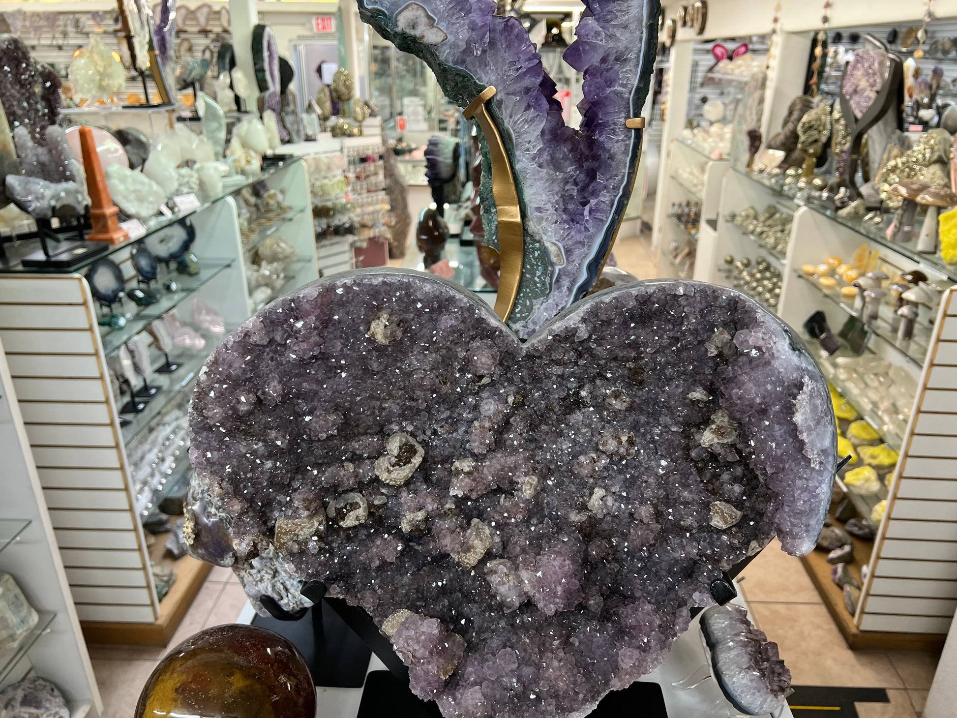 Amethyst hearts on stands – view 3