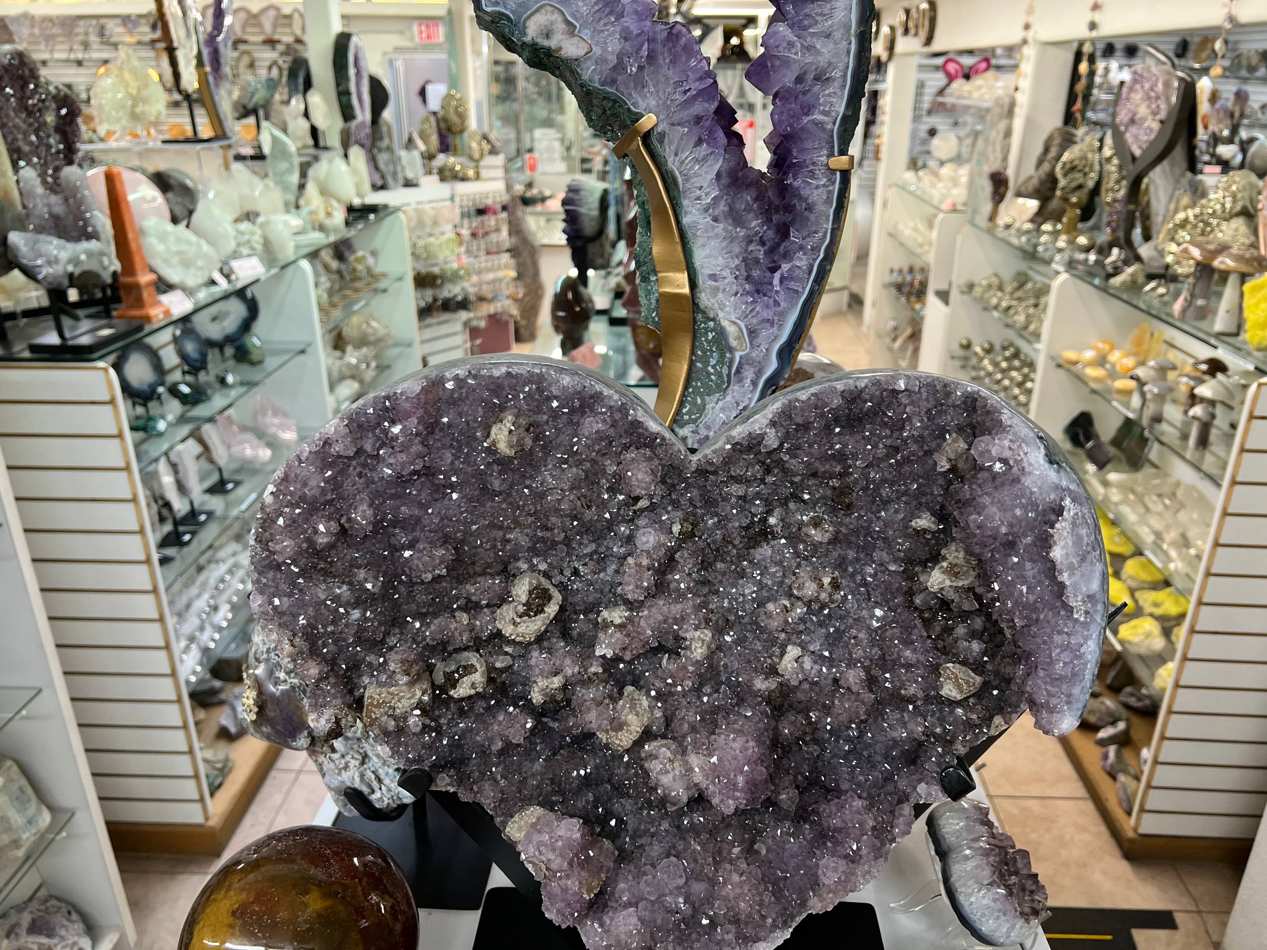 Amethyst hearts on stands – view 3