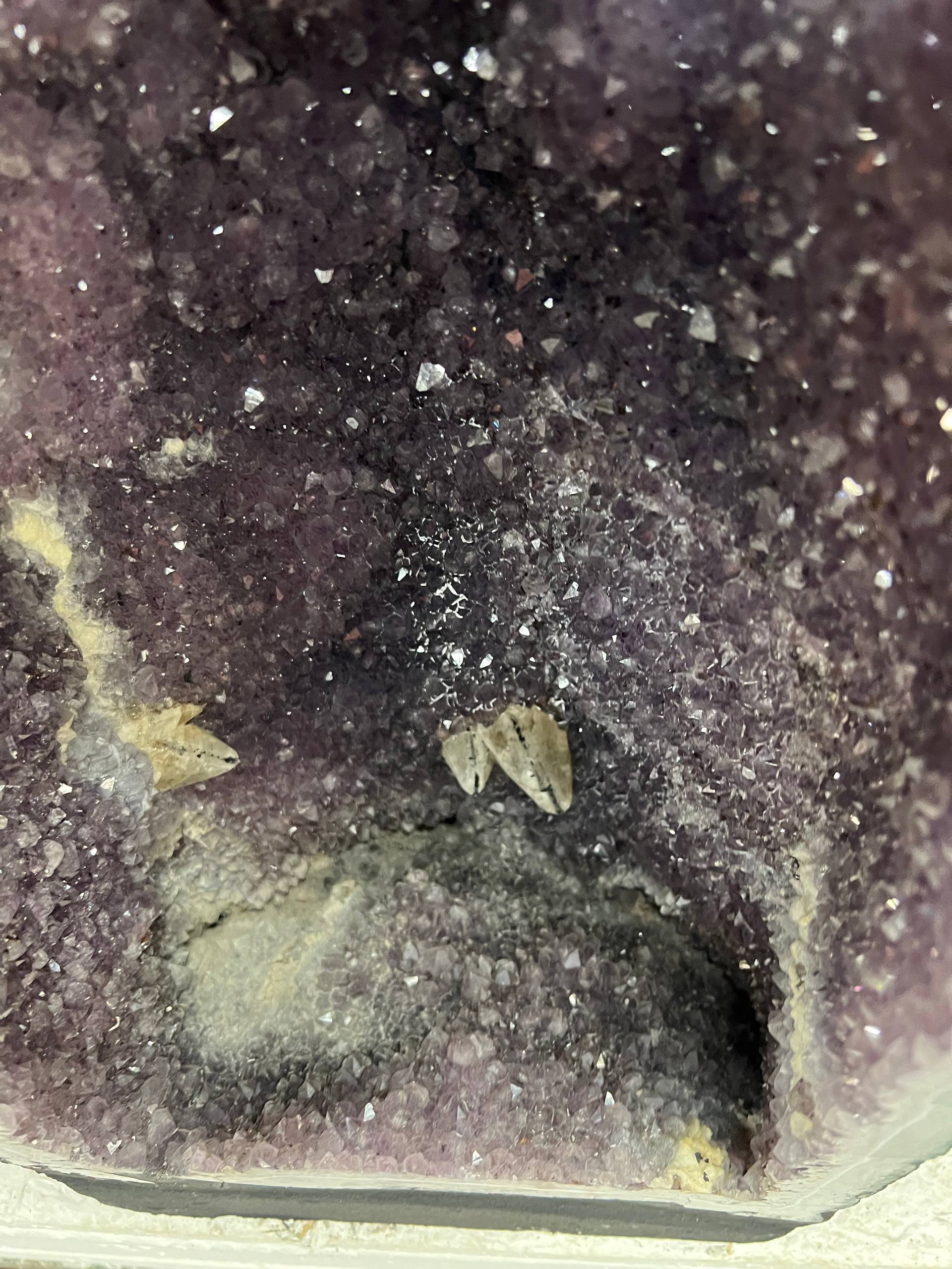 Amethyst geode with calcite – view 1