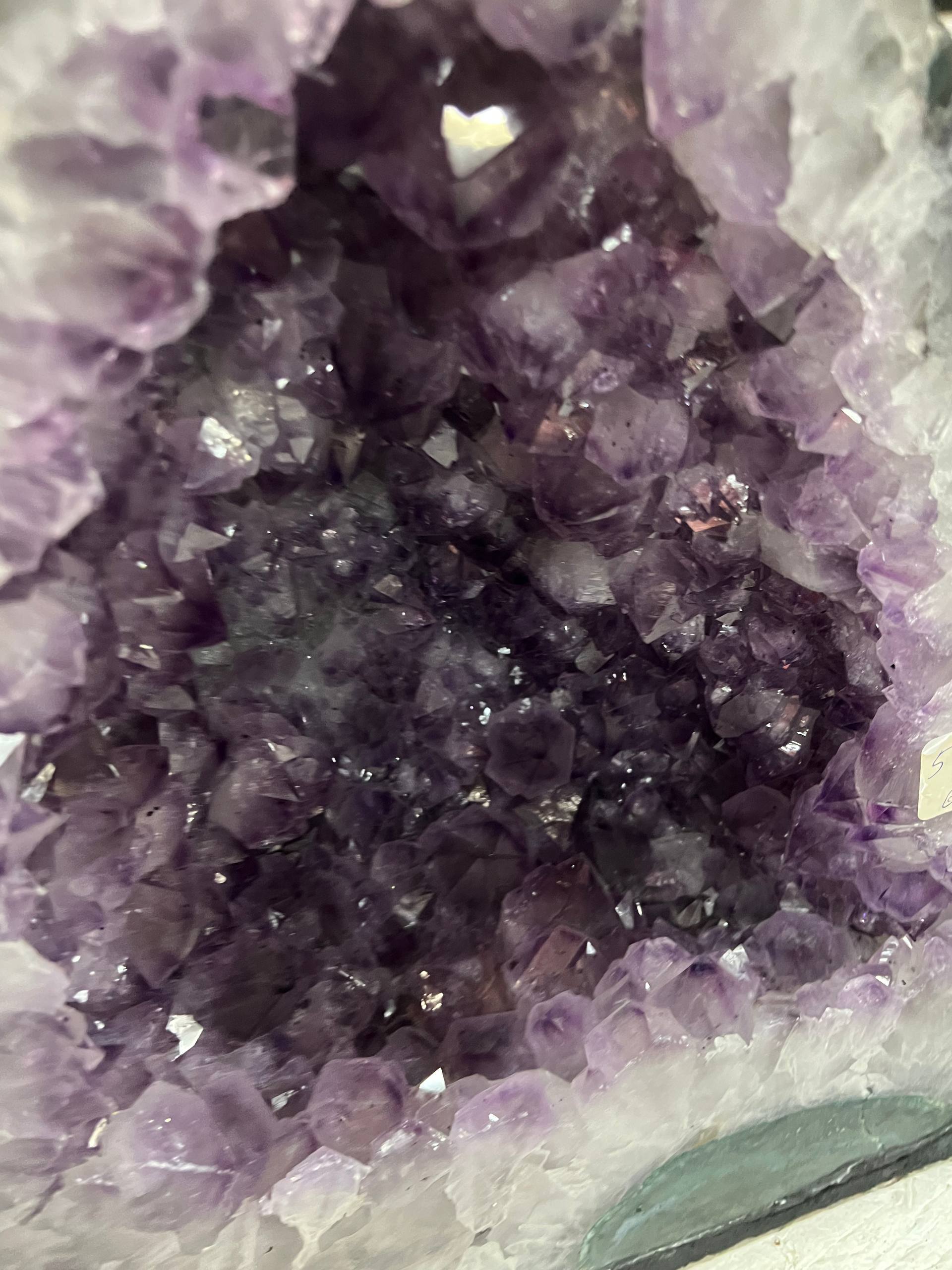 Amethyst geode – view 2