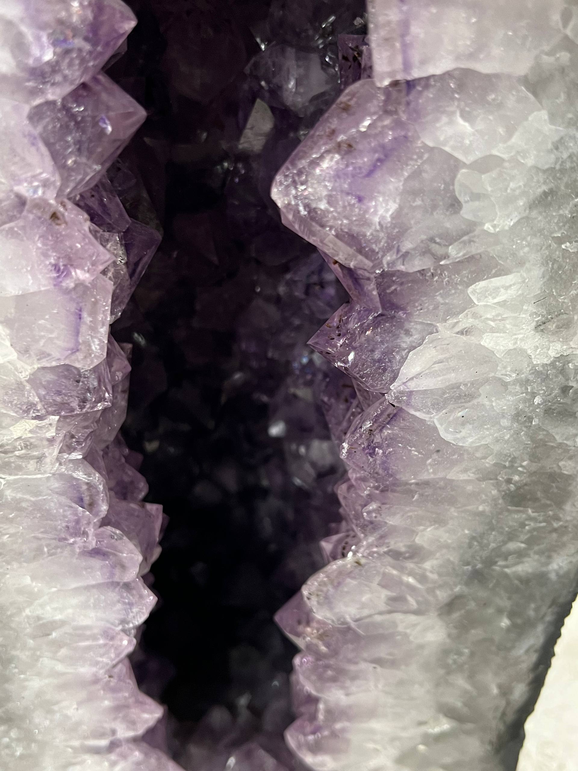 Amethyst geode – view 6