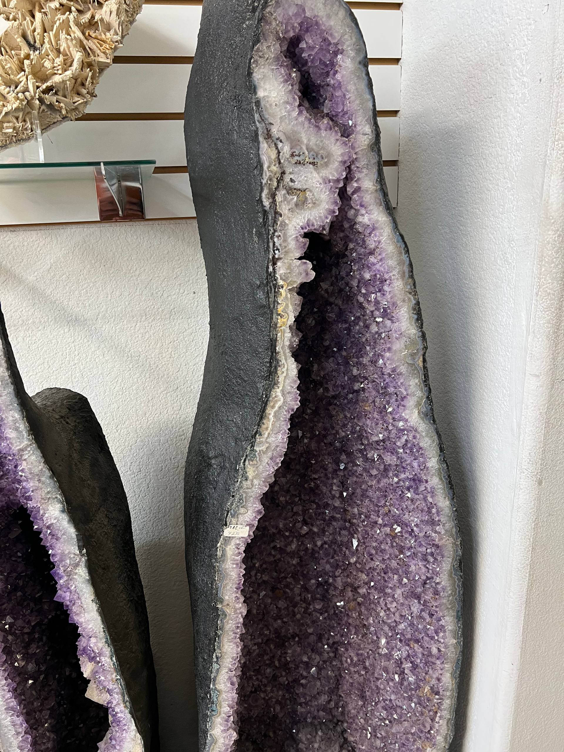 Amethyst tower Geode dark amethyst – view 2