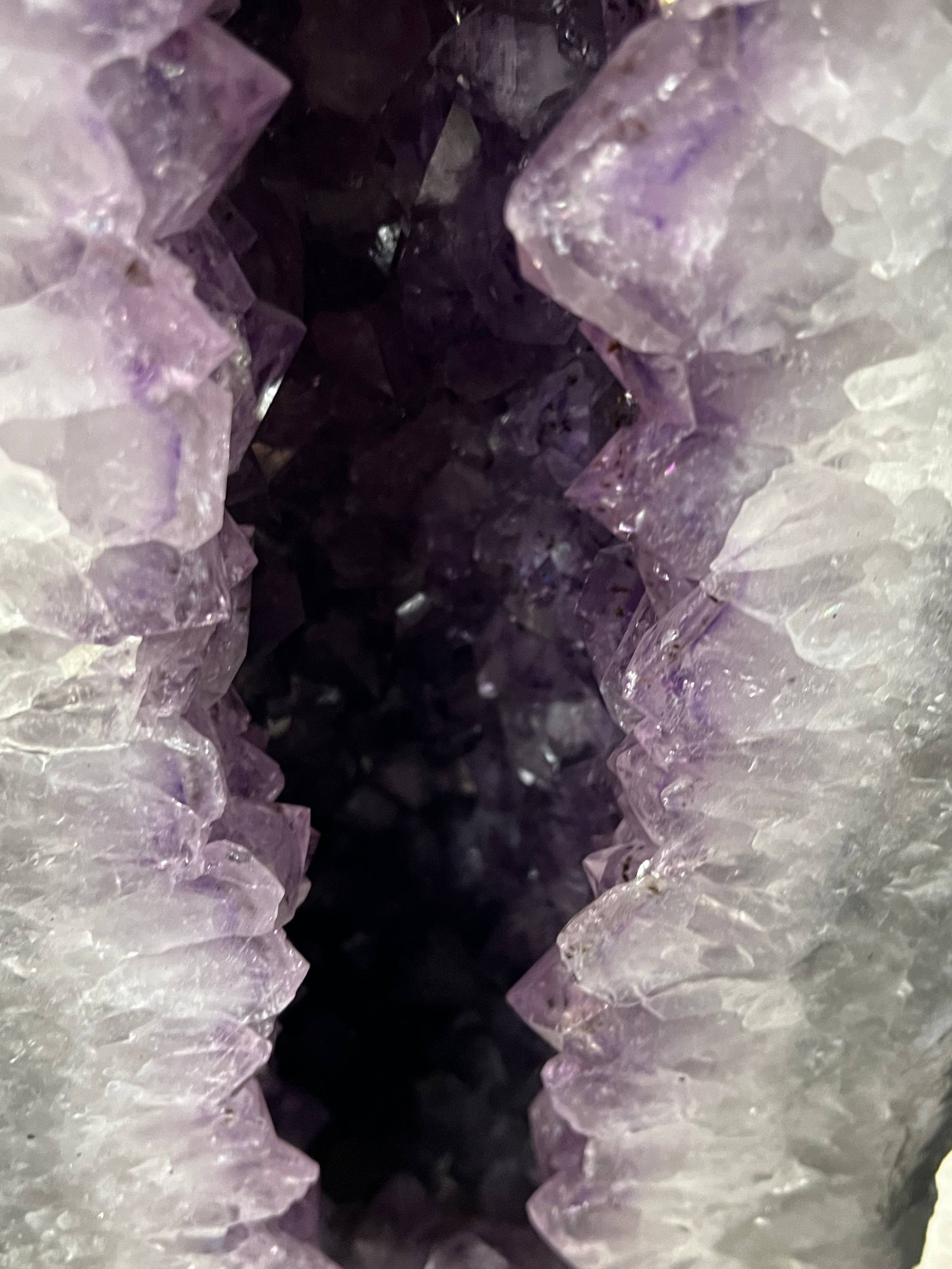 Amethyst geode – view 1