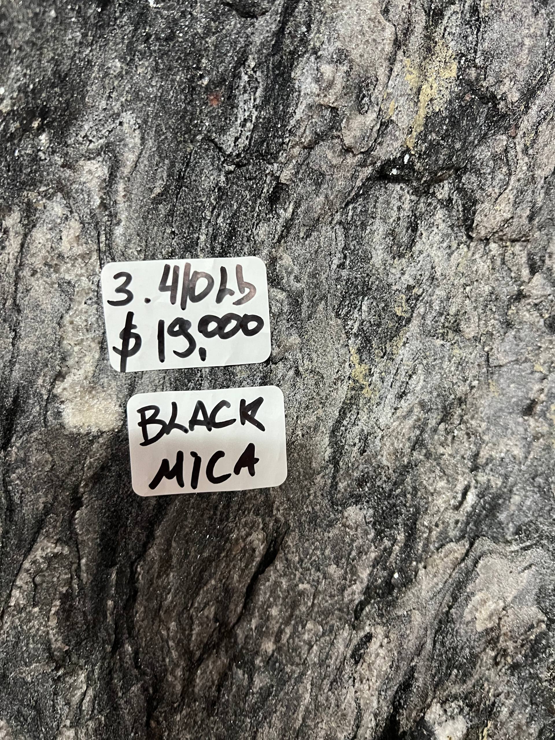 Black mica – view 11