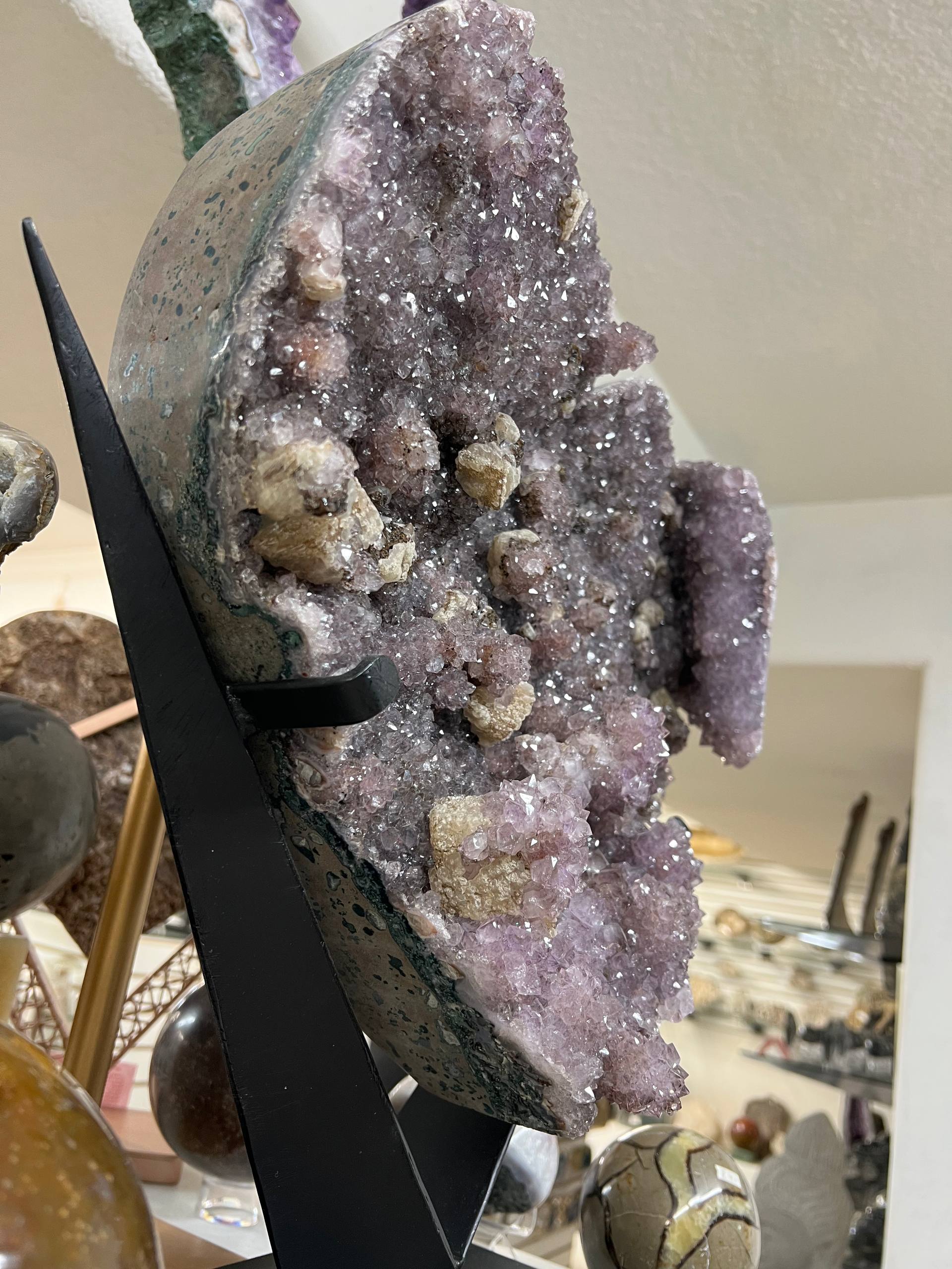 Amethyst hearts on stands – view 4