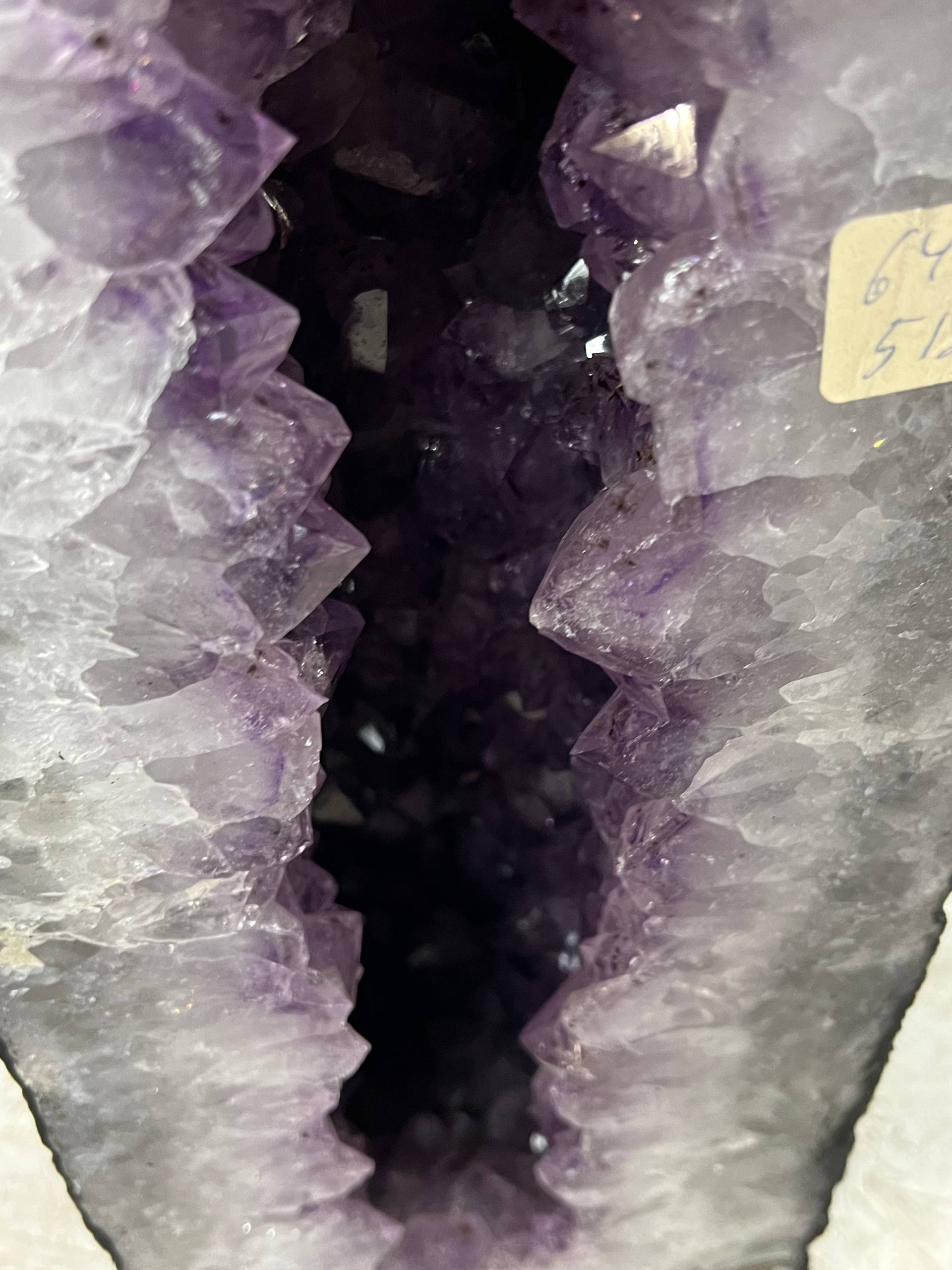 Amethyst geode – view 2