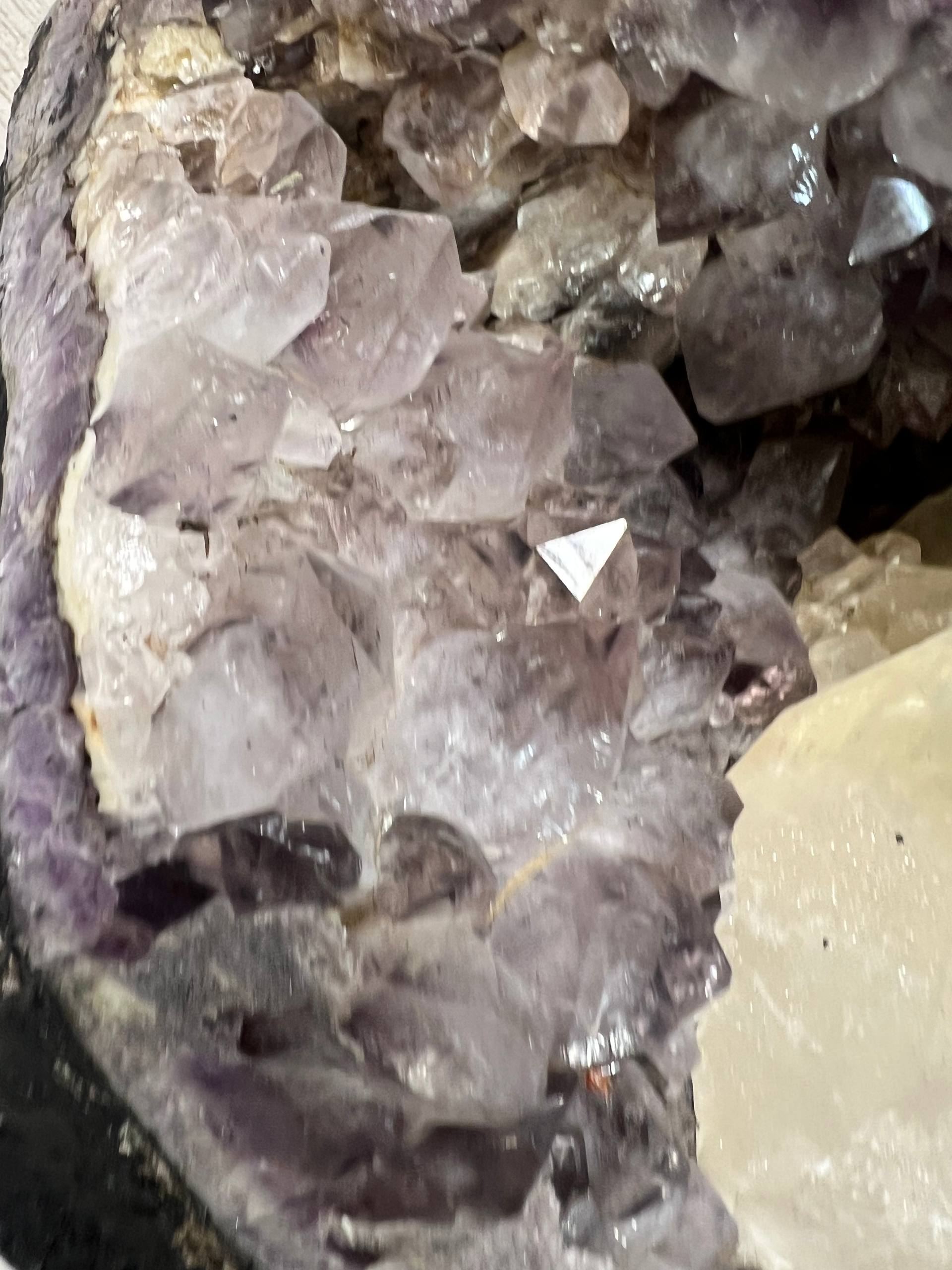 Amethyst geode with large calcite – view 2