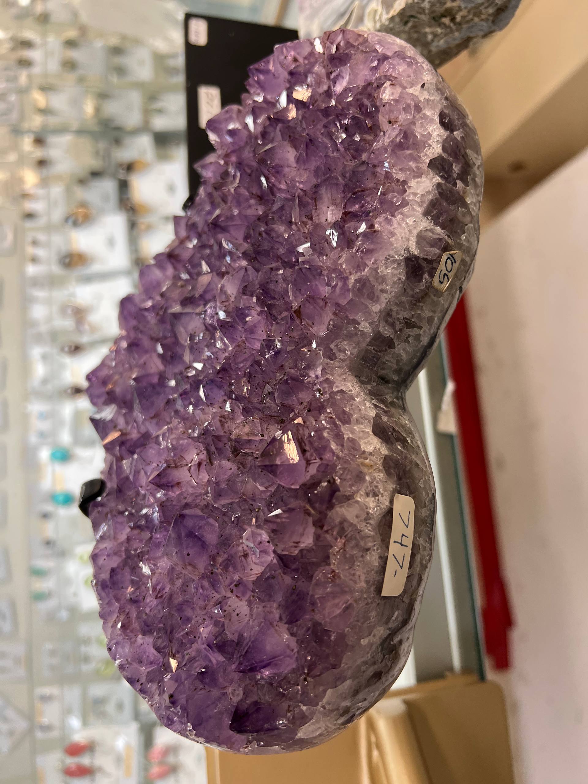 Amethyst hearts on stand – view 10