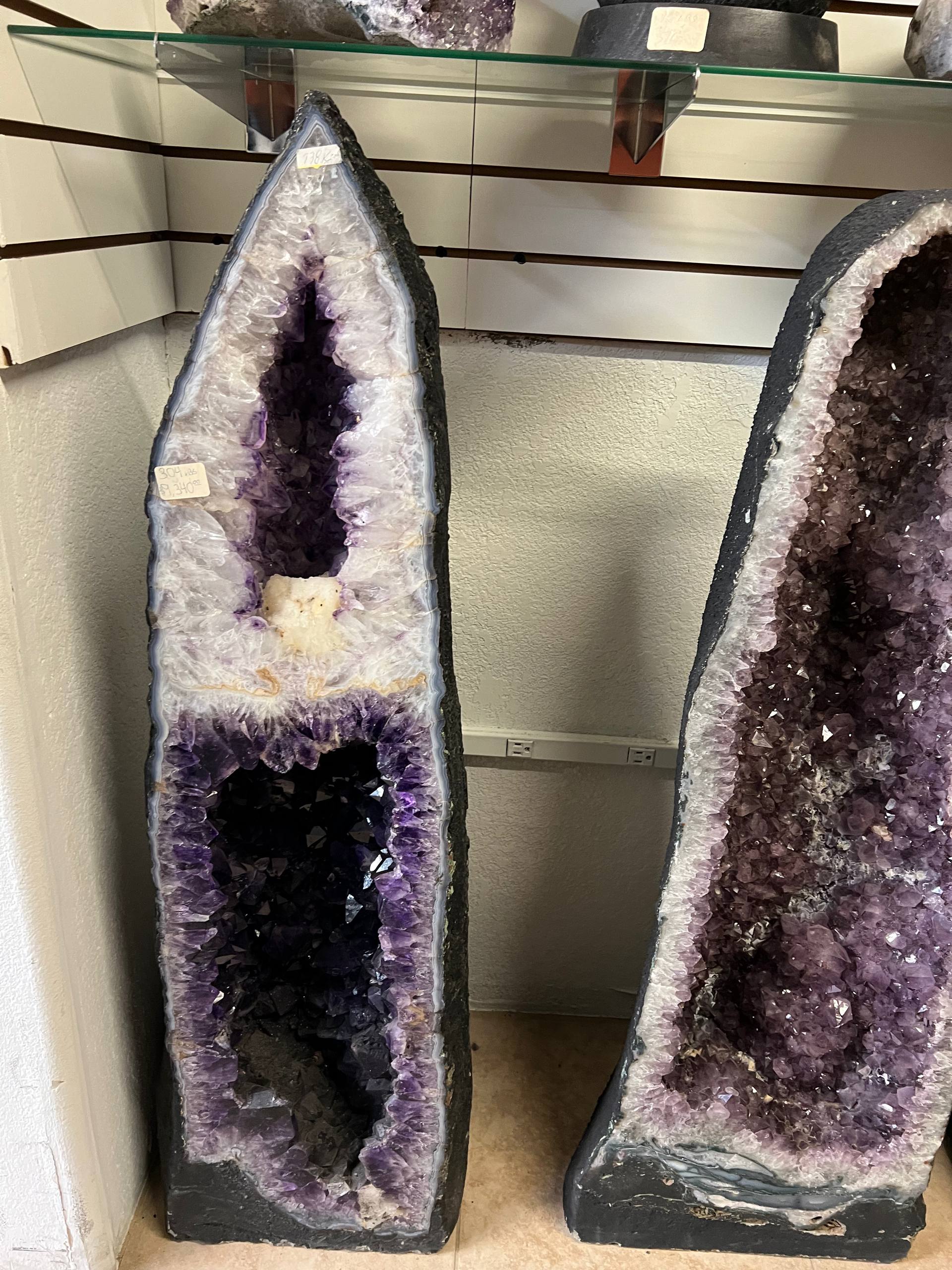 Amethyst tower Geode dark amethyst – view 5